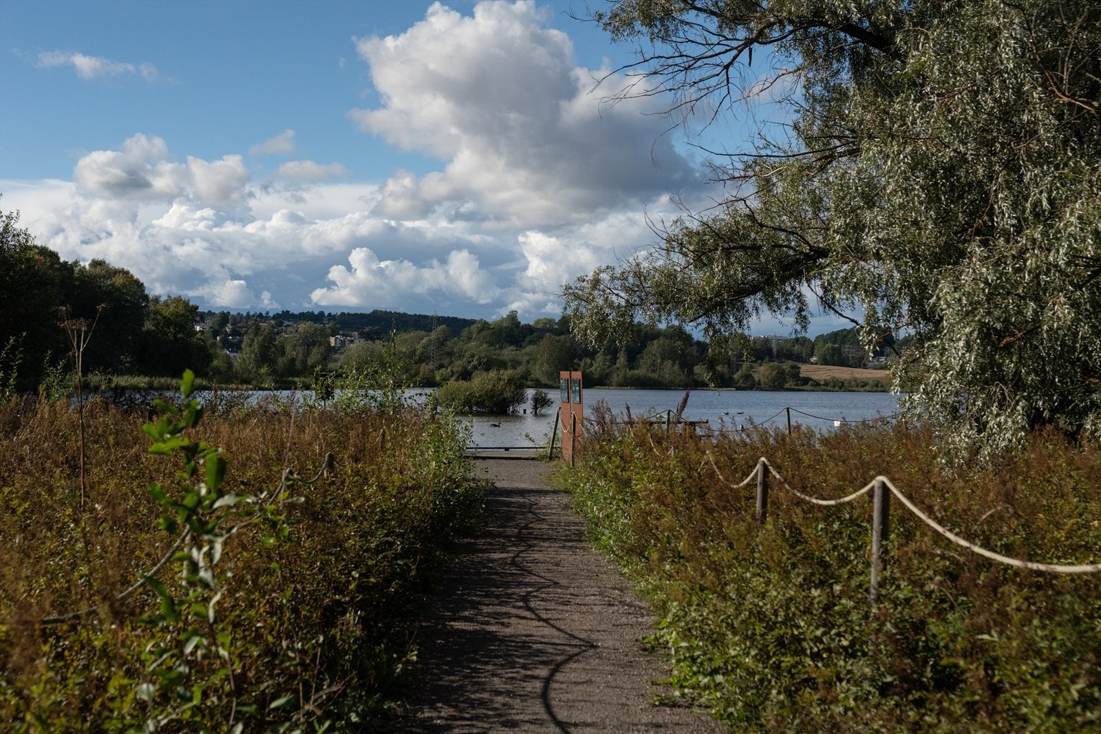 Fra boligen er det kort vei til Østmarka og Østensjøvannet med flotte turmuligheter og omgivelser Galleribilde