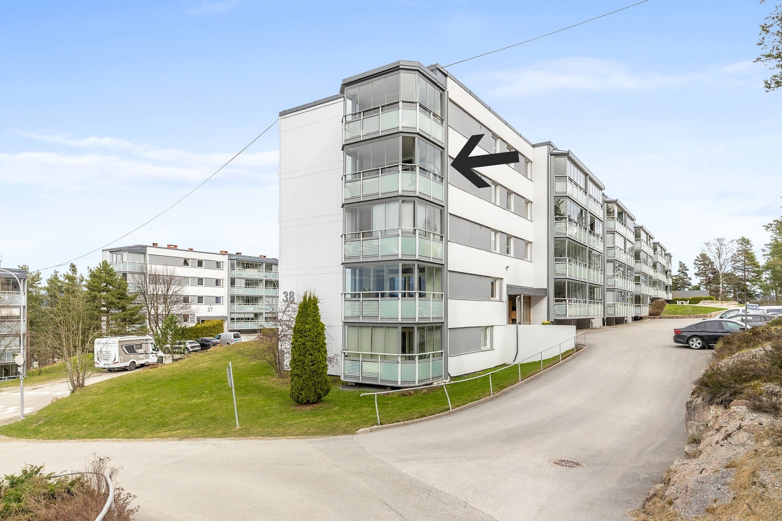 Dette er en stor og gjennomgående endeleilighet med flott utsikt og attraktiv beliggenhet på St. Hansberget Galleribilde