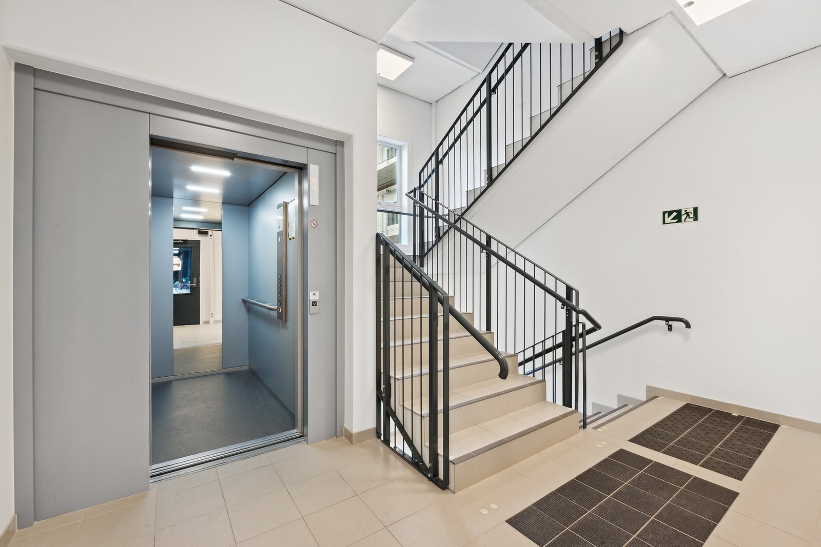 Heis og trappegang Galleribilde