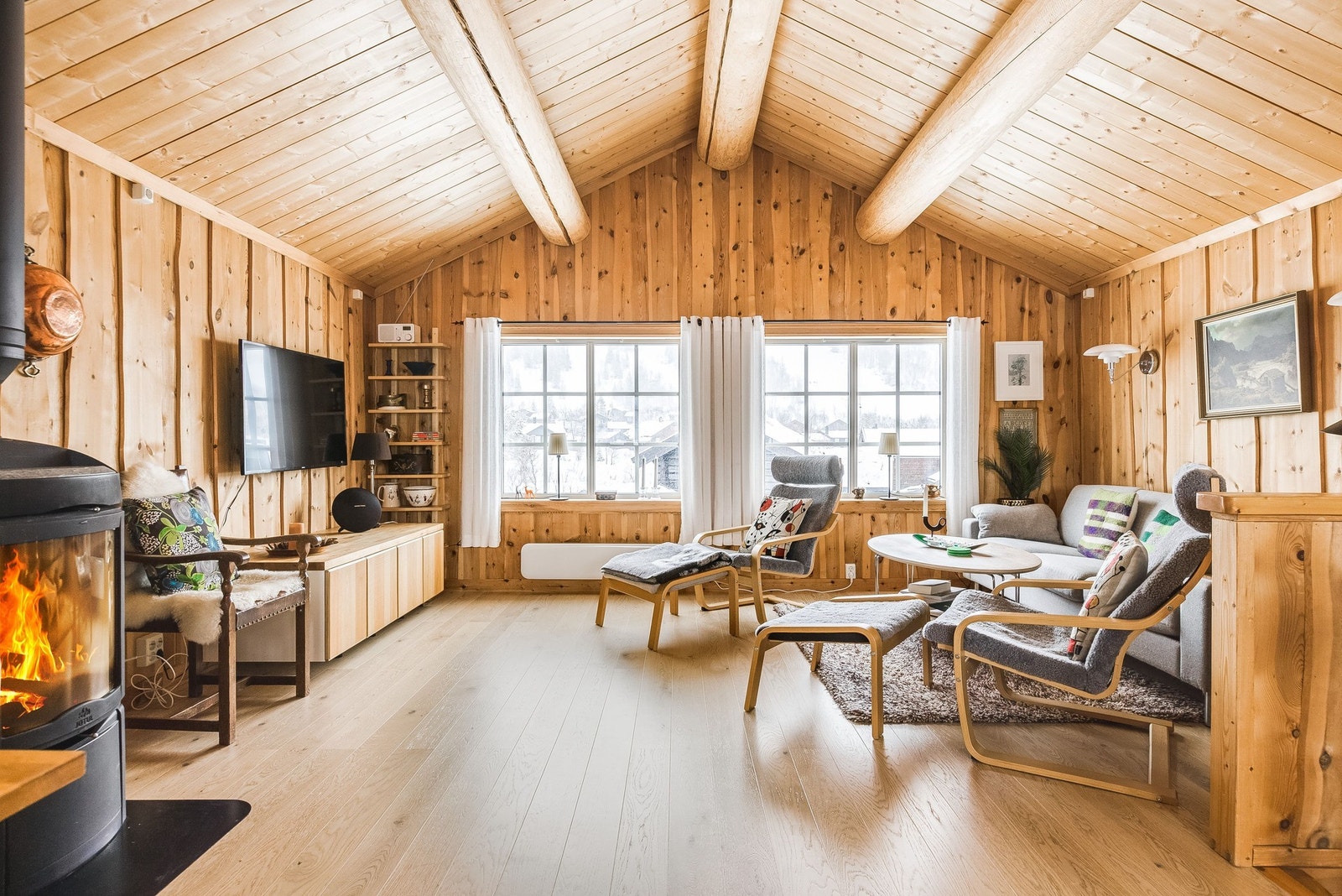 Härligt allrum med utsikt mot slalombackarna! Galleribilde