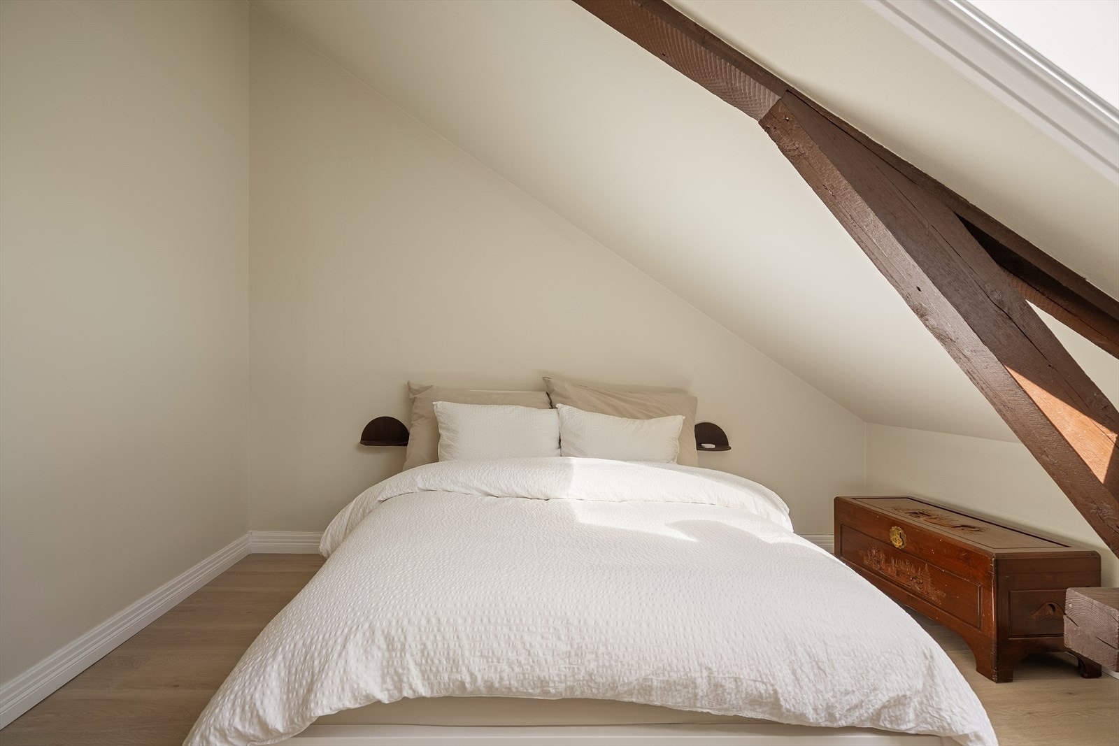 Nyere gulv på hovedsoverom Galleribilde