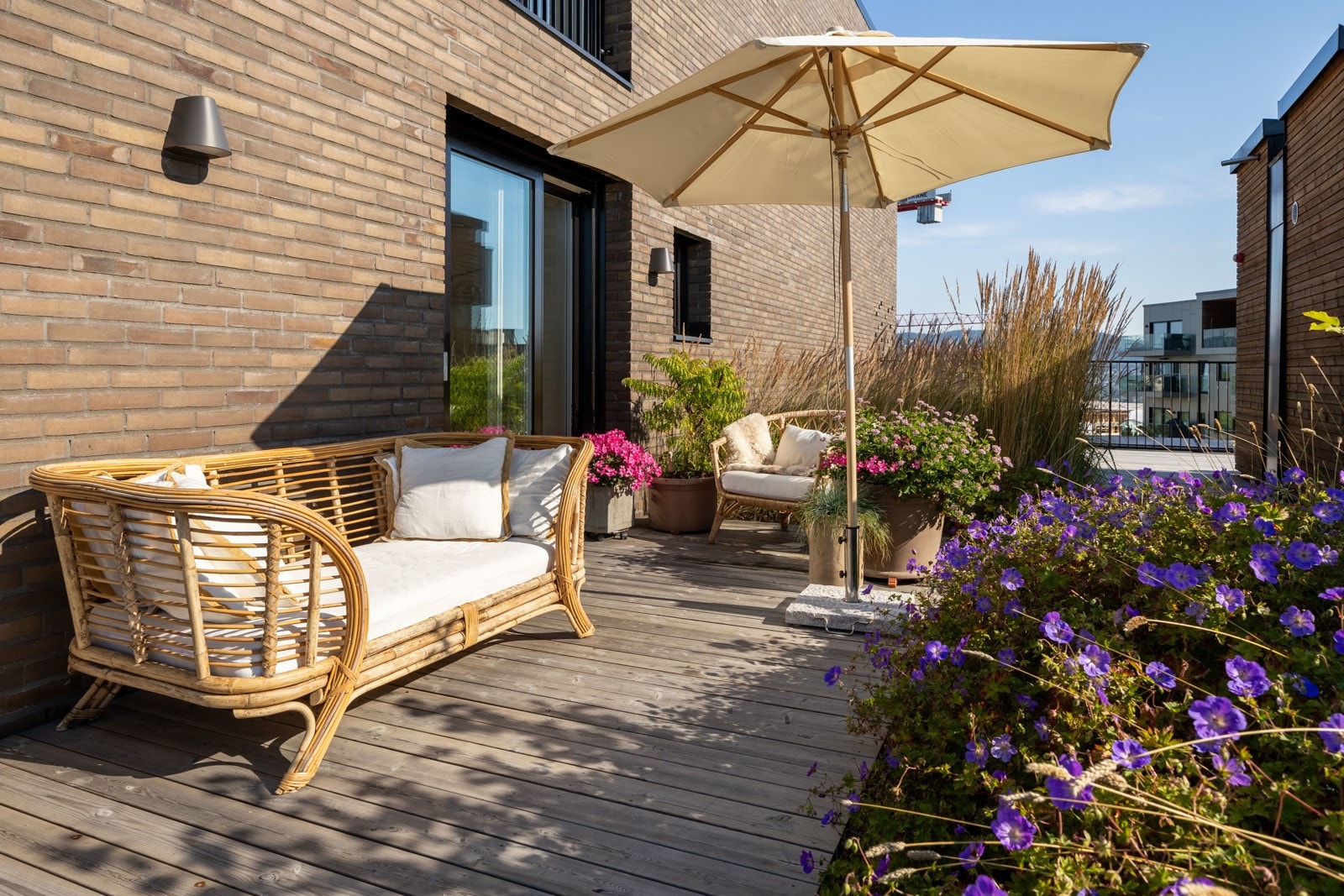 På formiddagen er det full sol på den private takterrassen. Galleribilde