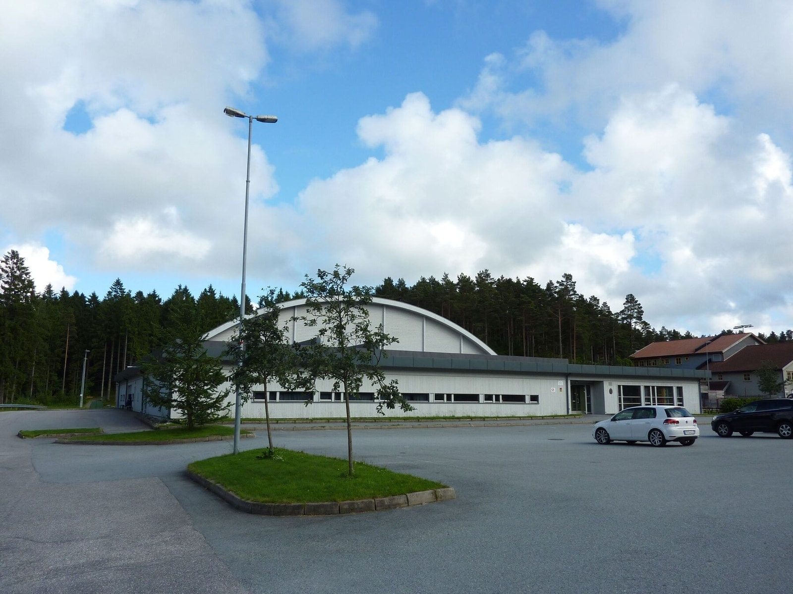 Sykkelavstand til Sukkevann hvor Sukkevannshallen ligger og klubbhuset til RIL Galleribilde