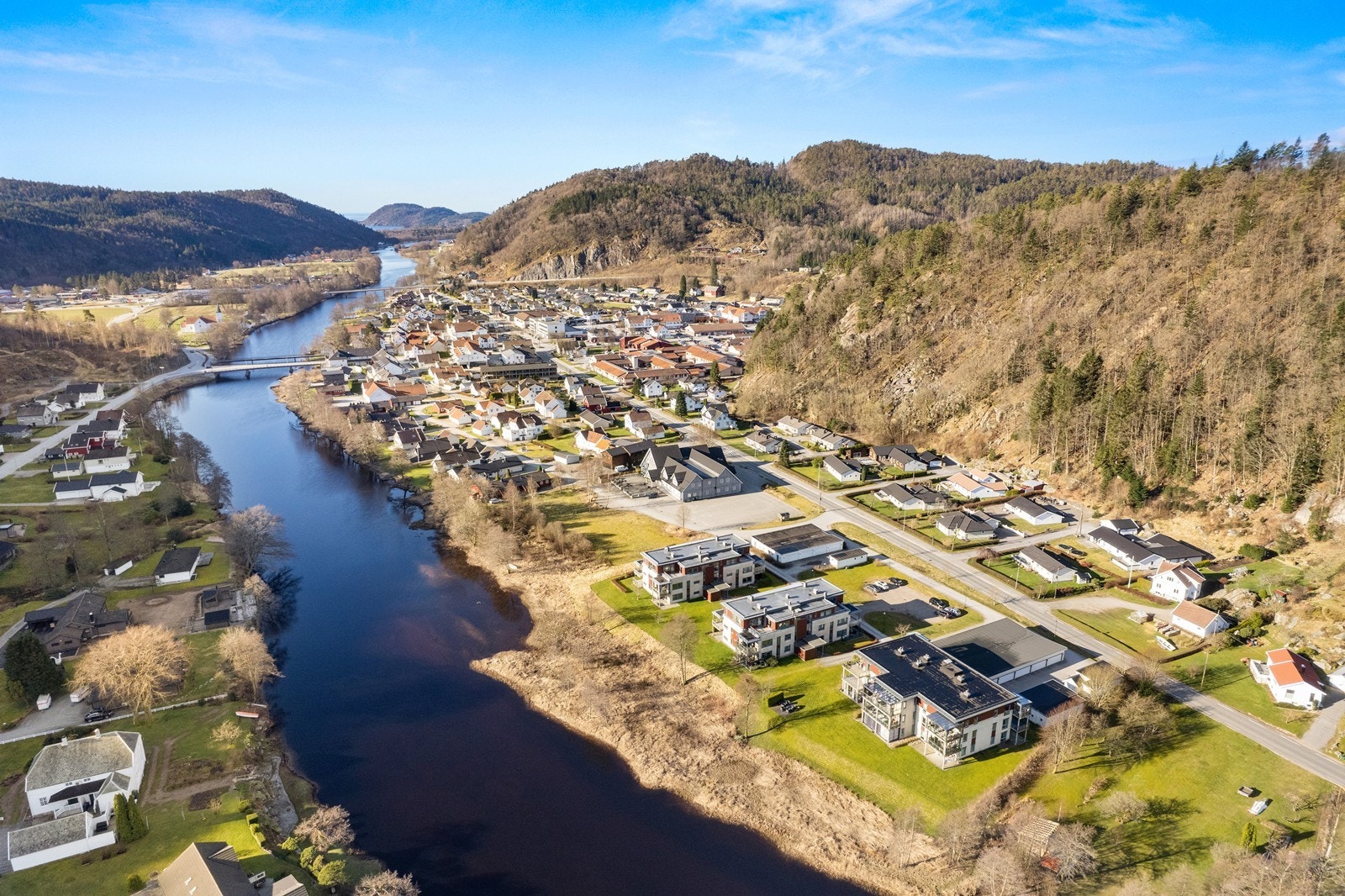 Vigeland. Kort og flat gangavstand til sentrum Galleribilde