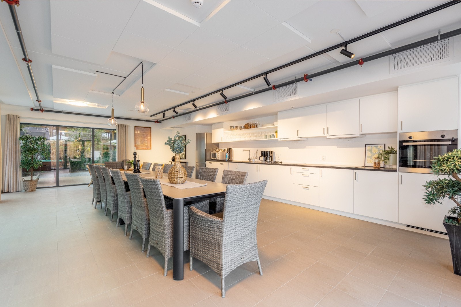 Det romslige og hyggelige felleskjøkkenet er fullt utstyrt Galleribilde