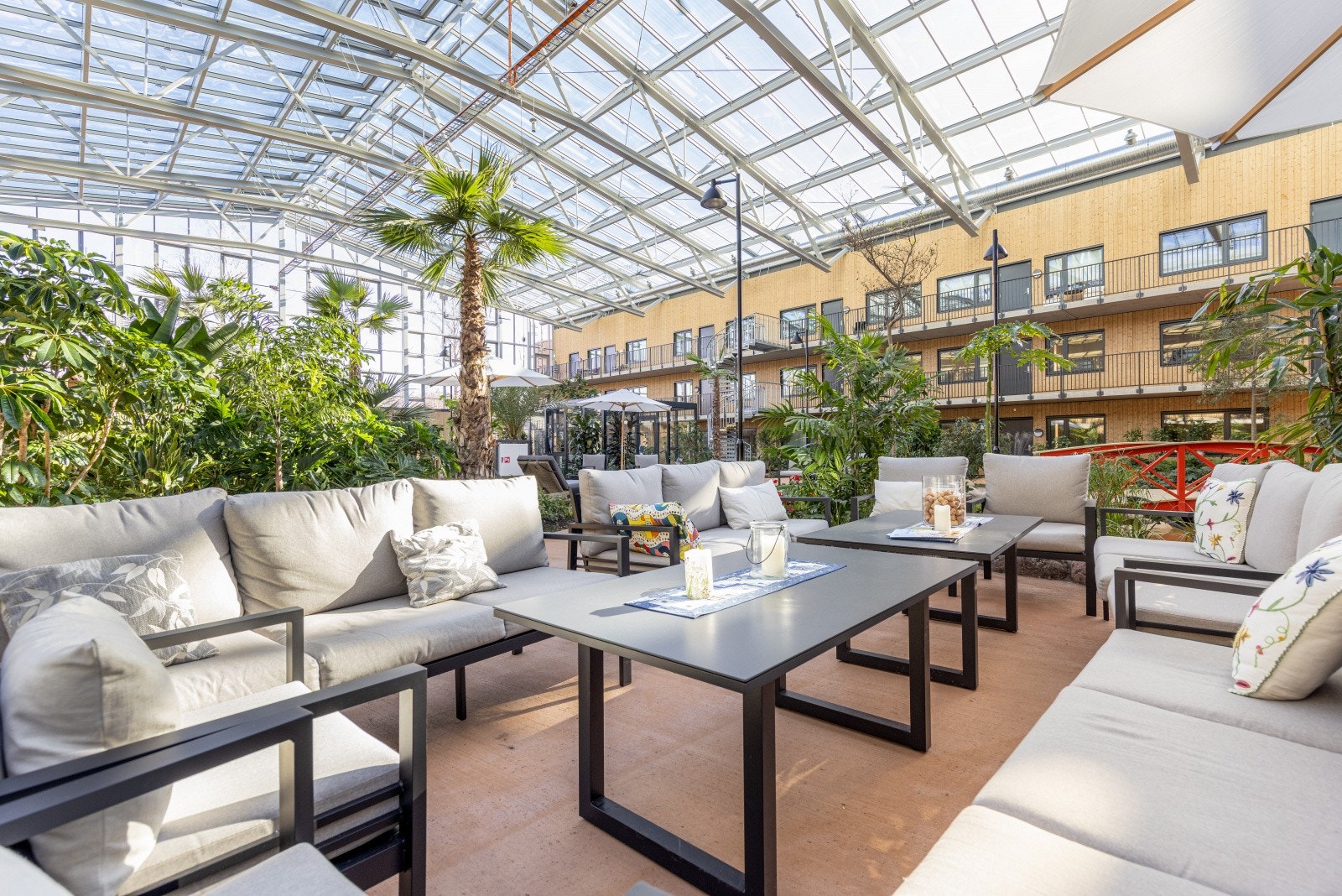 I Bovieran er mulighetene mange for sosiale arenaer, og hagen er utstyrt med flere sittegrupper i hagen. Galleribilde