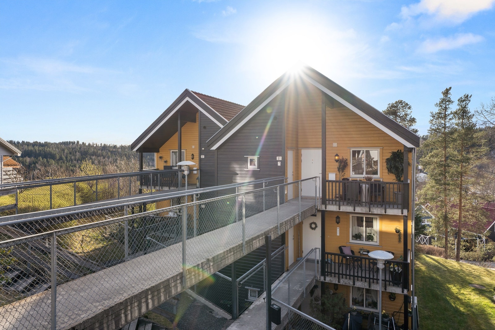 Toppenhaugen 57 ligger i 3.etg med trappefri adkomst Galleribilde