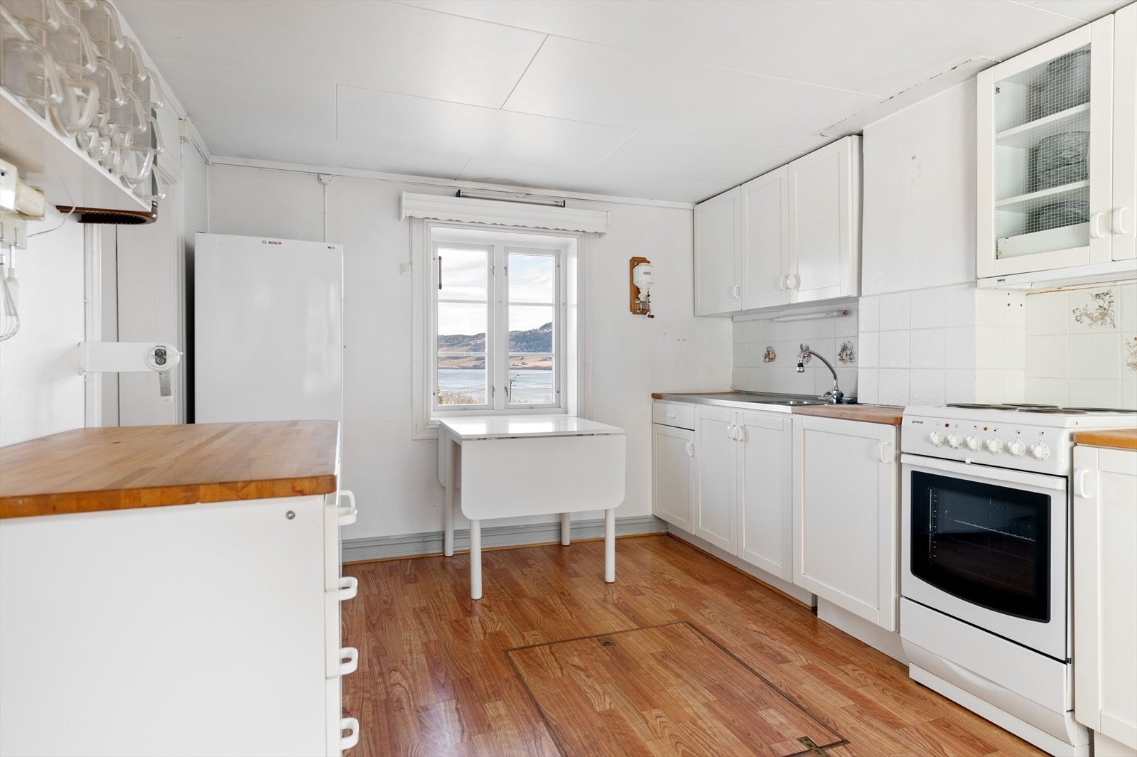 Kjøkken i kårbolig fra 1996 Galleribilde