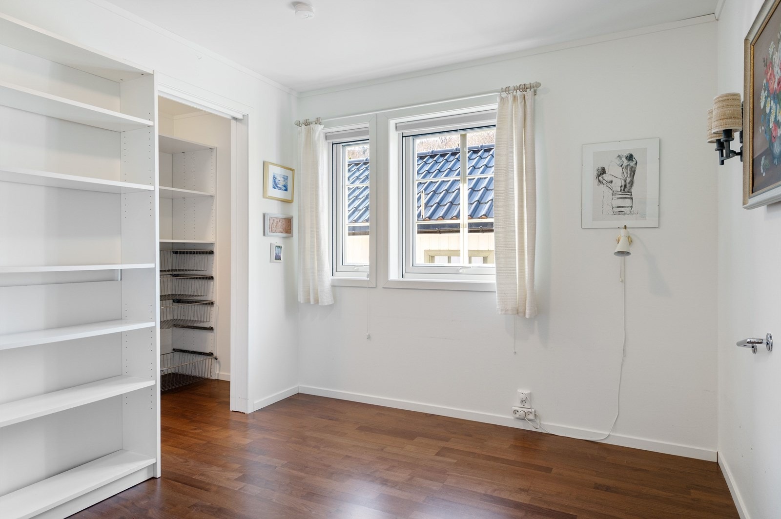 Soverom to har også god størrelse og walk-in Galleribilde