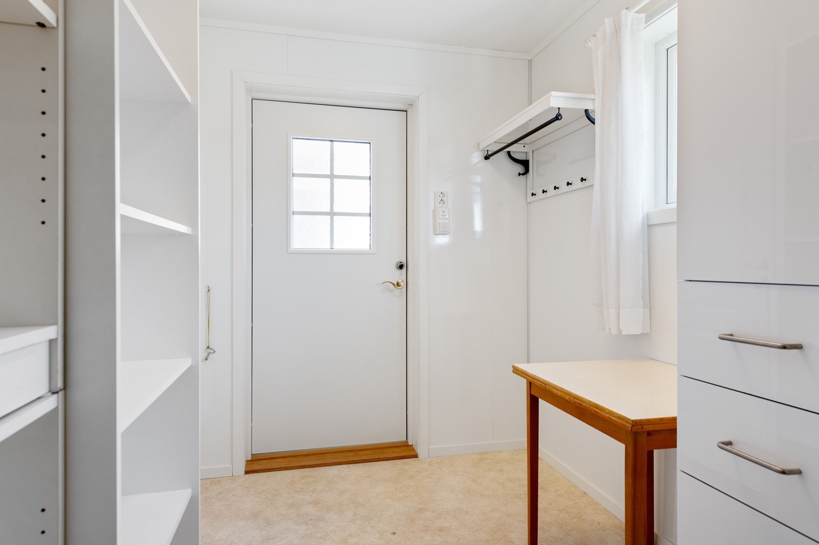 Bod/garderoberom har også utvendig adkomst Galleribilde