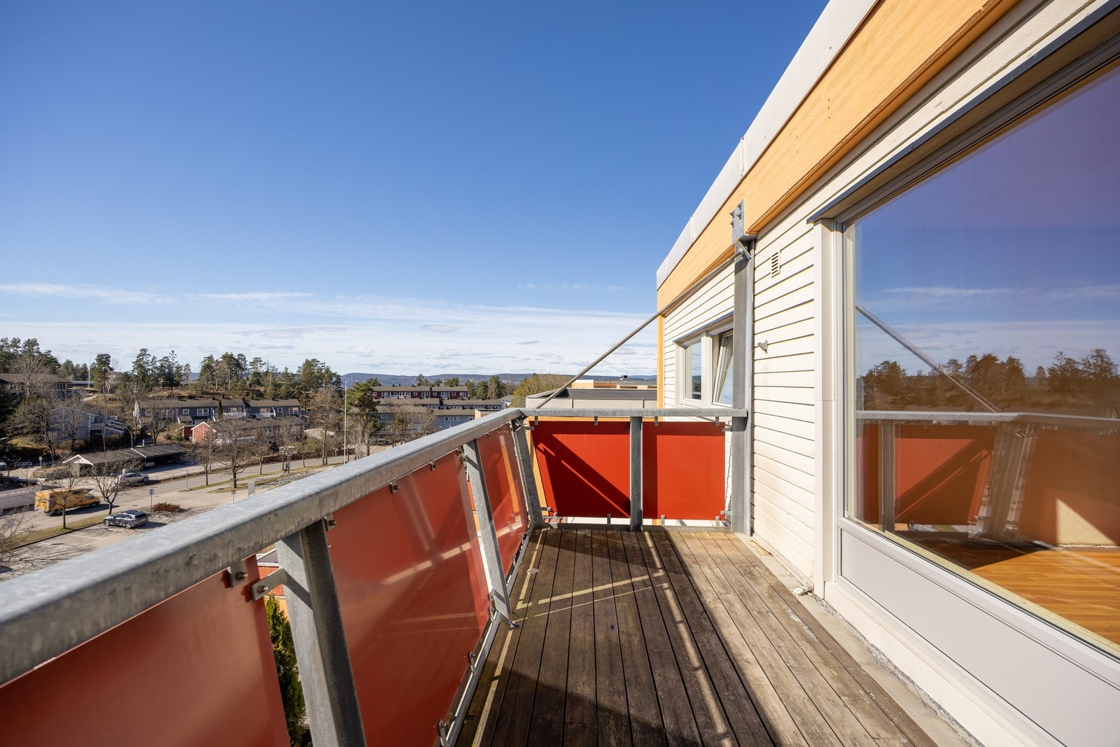 Leiligheten har en ypperlig internbeliggenhet i byggets 8. etasje. Galleribilde