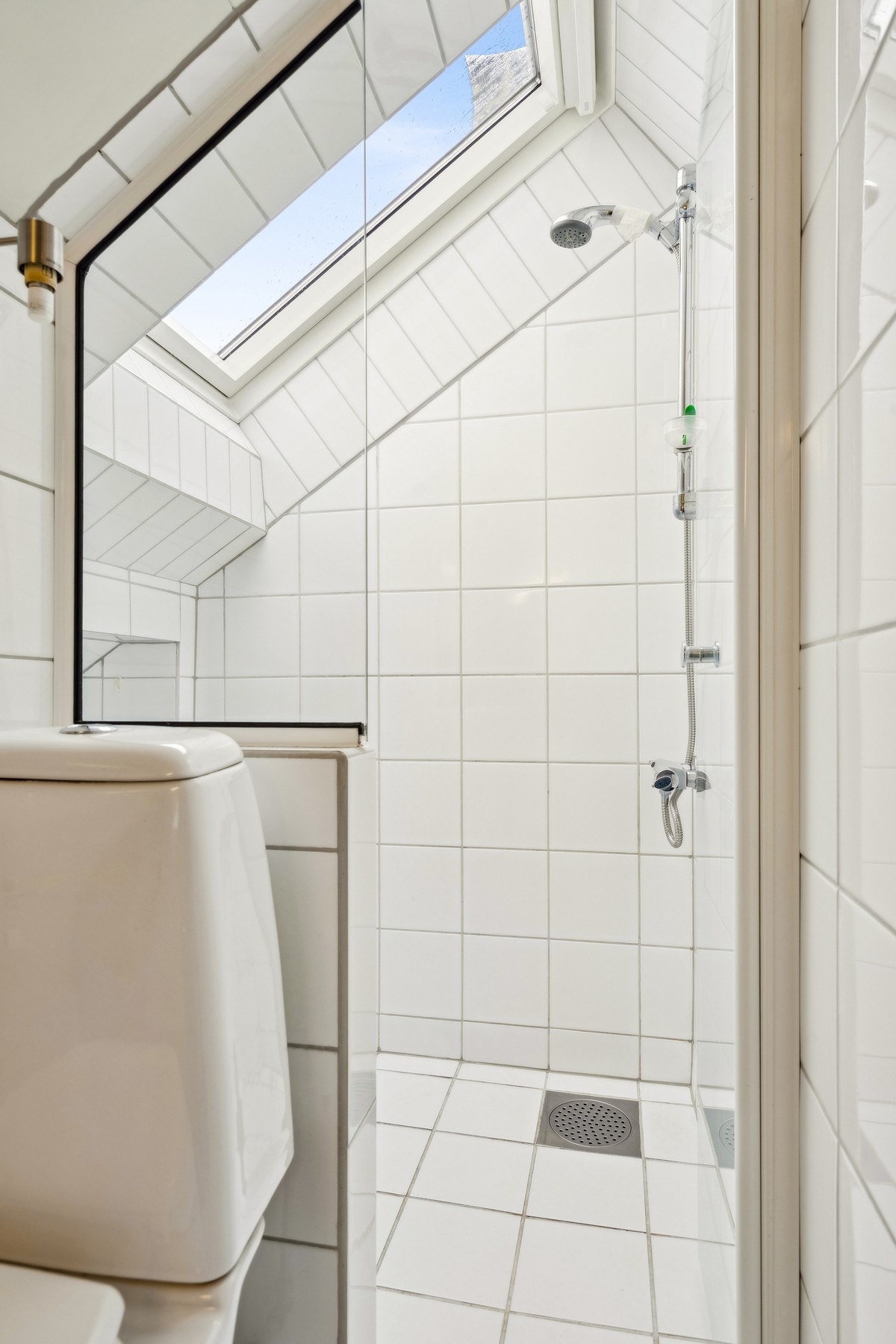 Flislagt bad med varmekabler i gulvet. Galleribilde