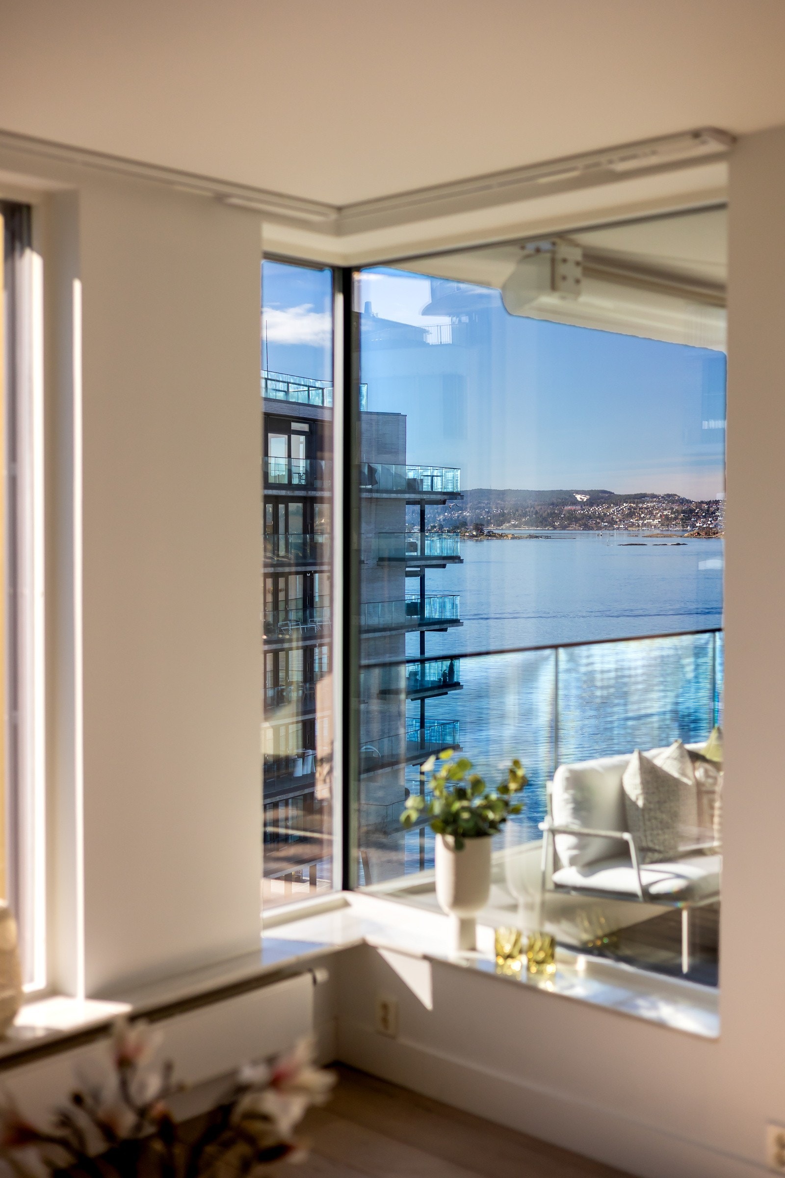 Fantastisk utsikt mot Oslofjorden fra sofakroken. Galleribilde