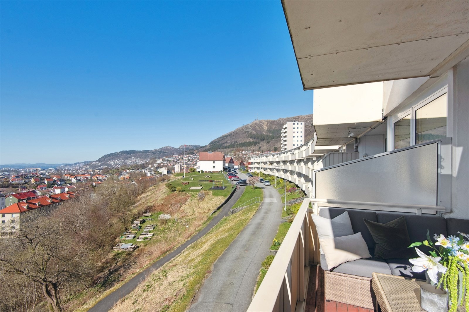 Flott leilighet med Landås beste utsikt! Galleribilde