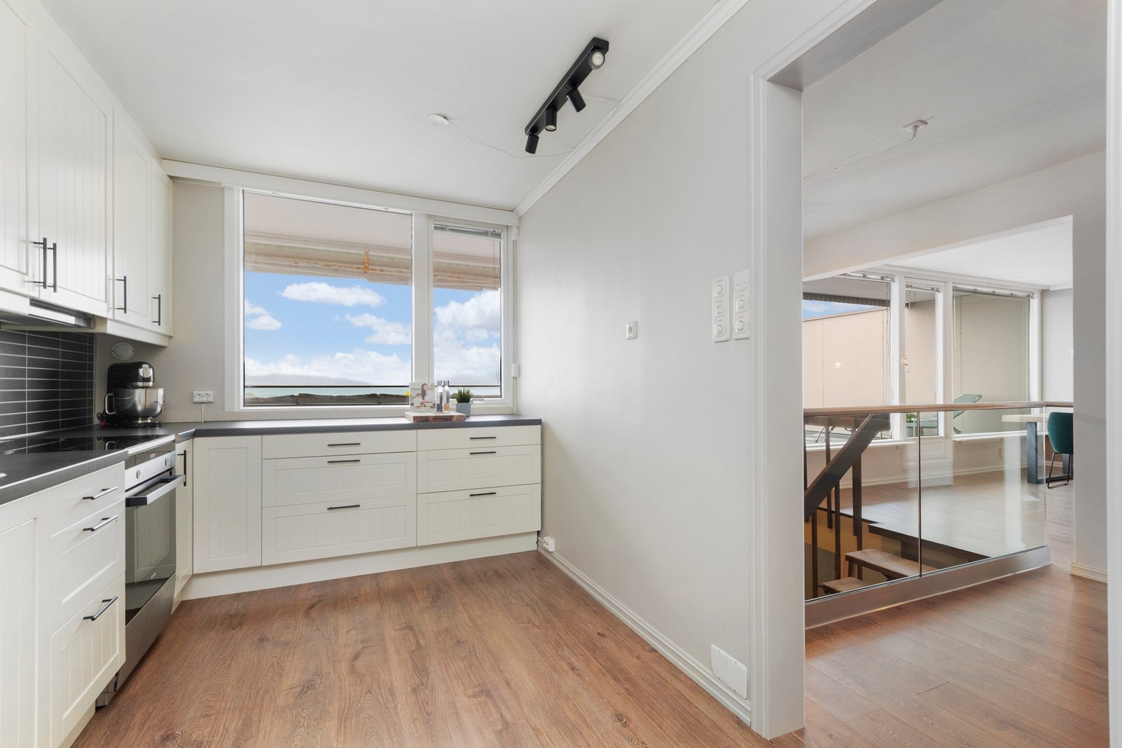 Vindu mot syd gir godt lysinnslipp også her. Galleribilde