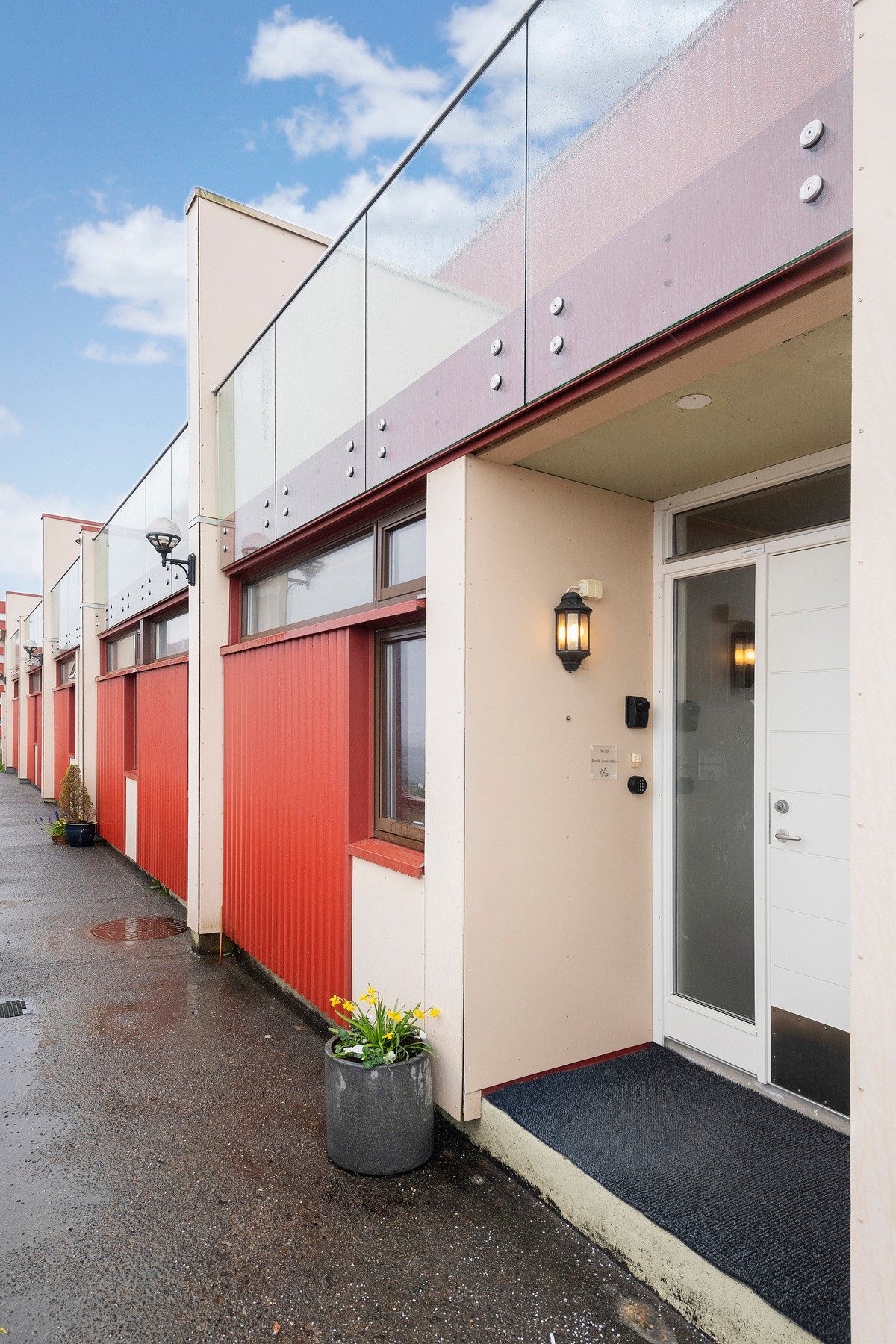 Inngangsparti. Galleribilde