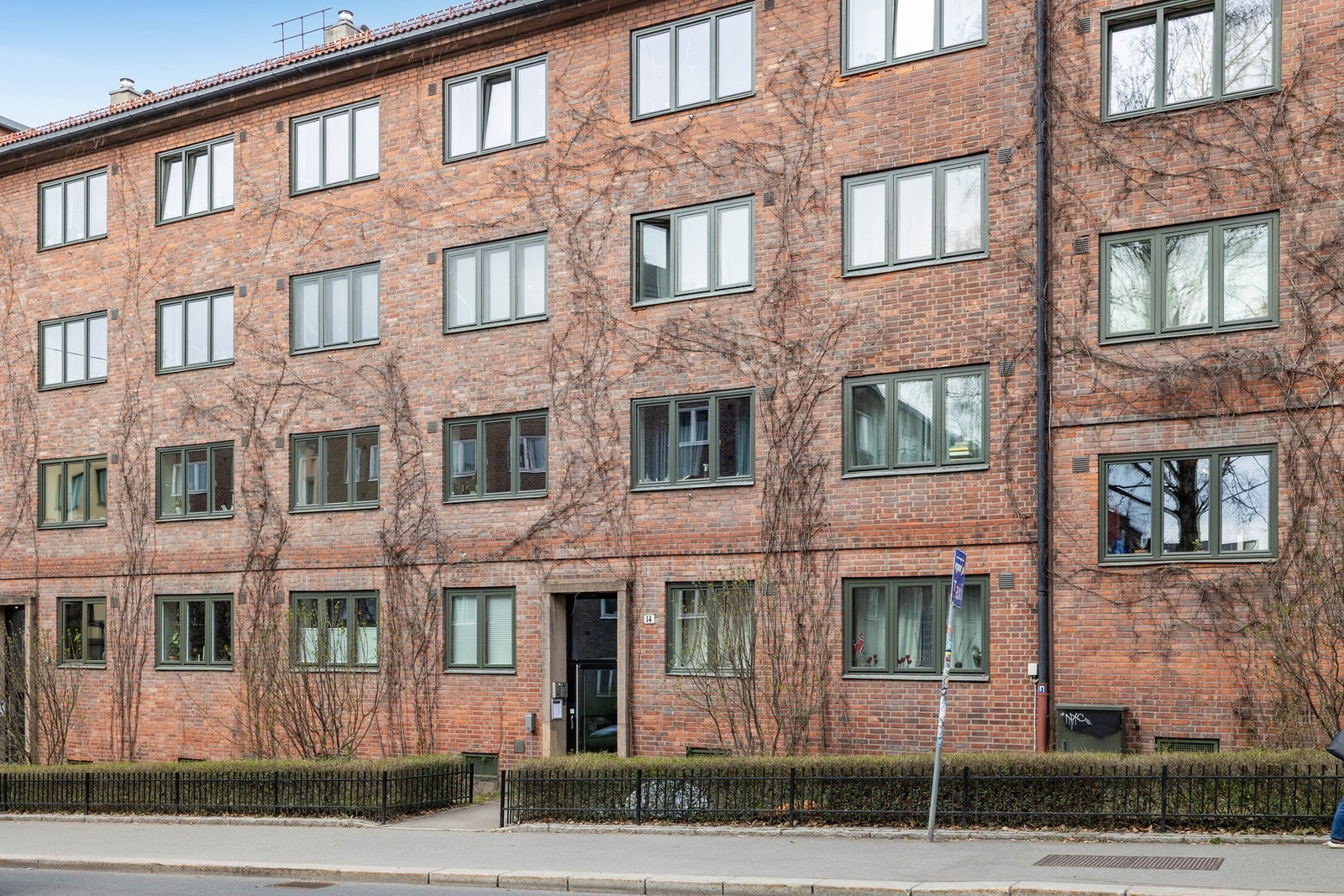 Velkommen til visning i Grenseveien 14 mandag 21 april kl. 14.30-15.15 og 23 april kl. 16.30-17.15 Galleribilde