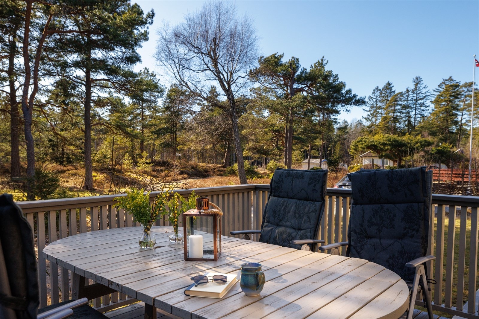 Terrasse ble beiset sist sommeren 2024. Galleribilde