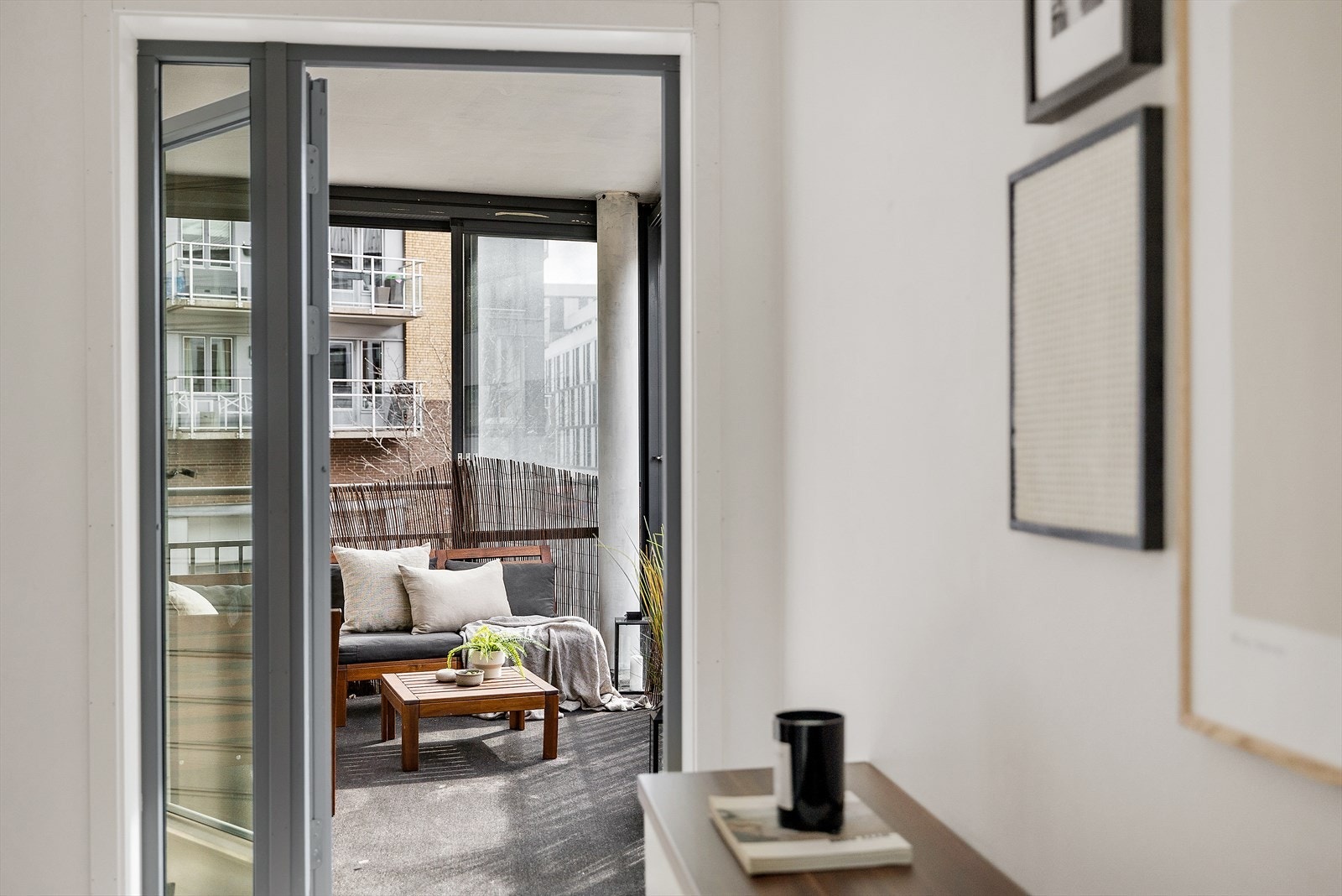 Vi beveger oss ut til den herlige balkongen. Galleribilde