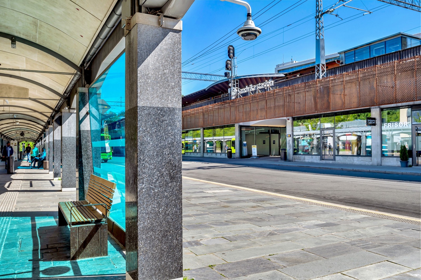 Sandvika bussterminal samt togstasjon Galleribilde
