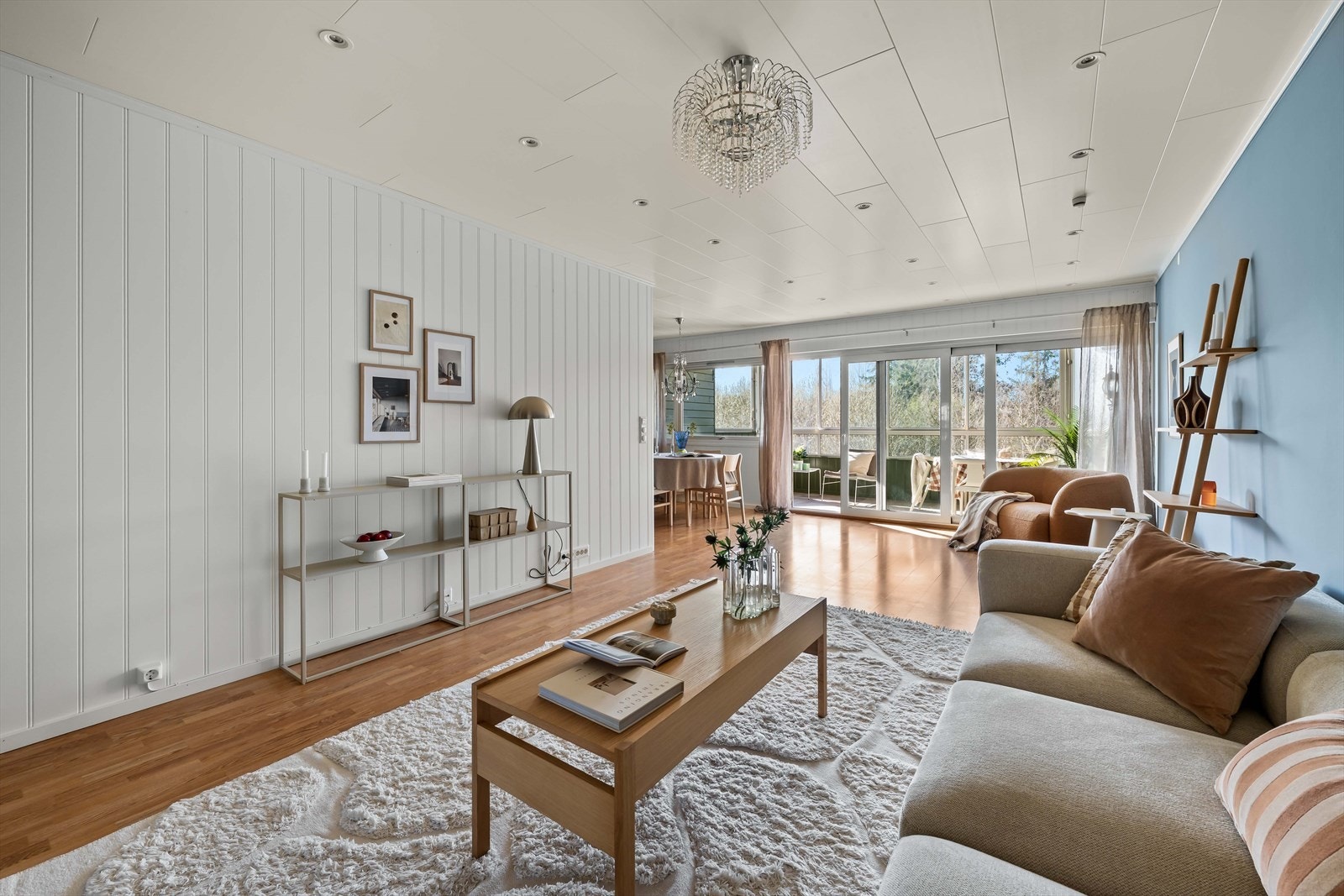 Dette er en meget romslig og lys 4-roms leilighet beliggende på Skjetten. Galleribilde