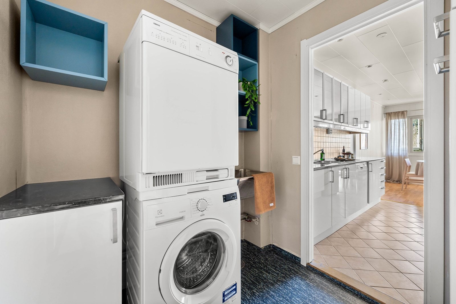 Vaskerom. Galleribilde