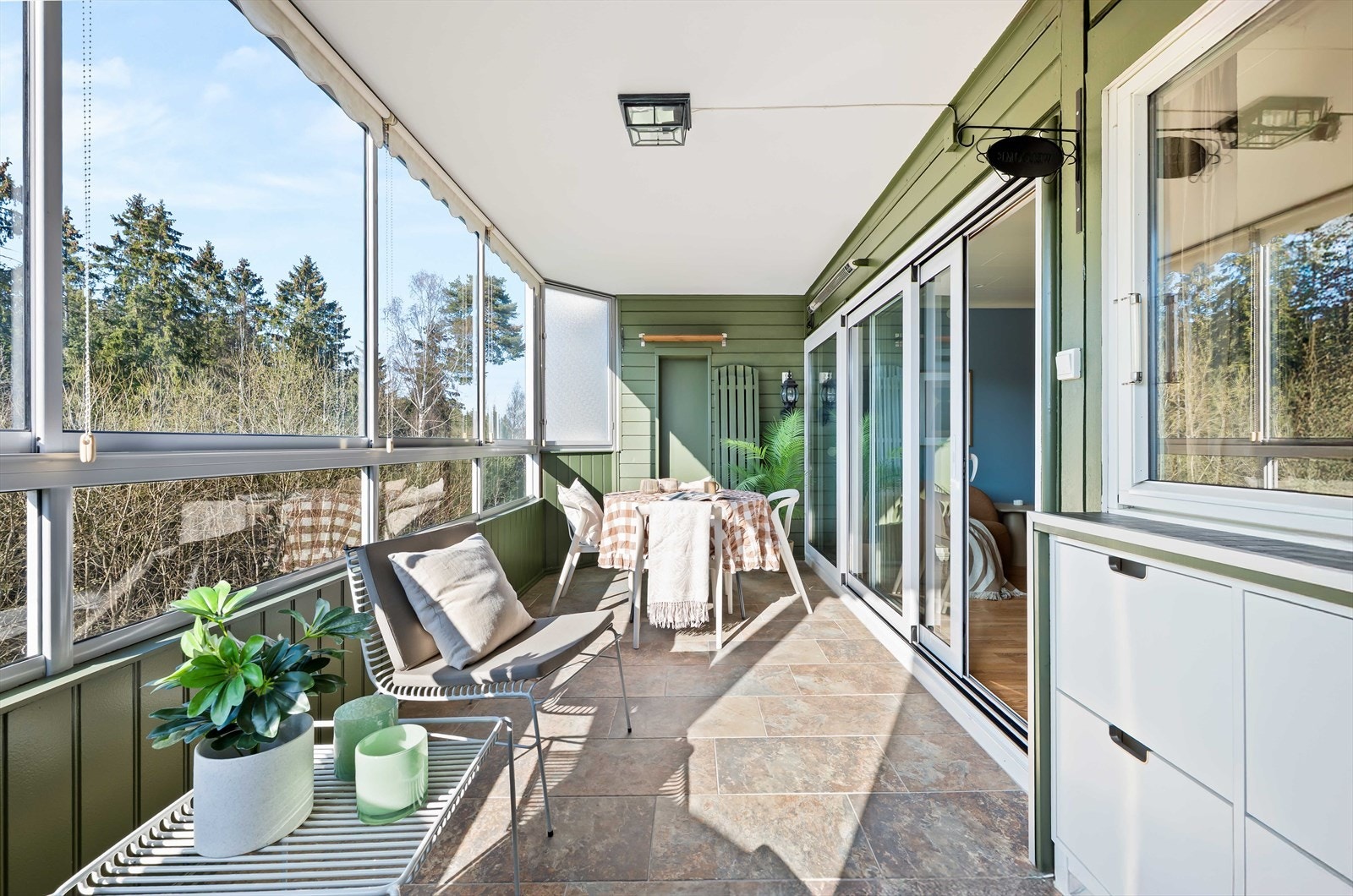 Leiligheten har en flott innglasset balkong med gulvareal på ca. 13 kvm. Galleribilde