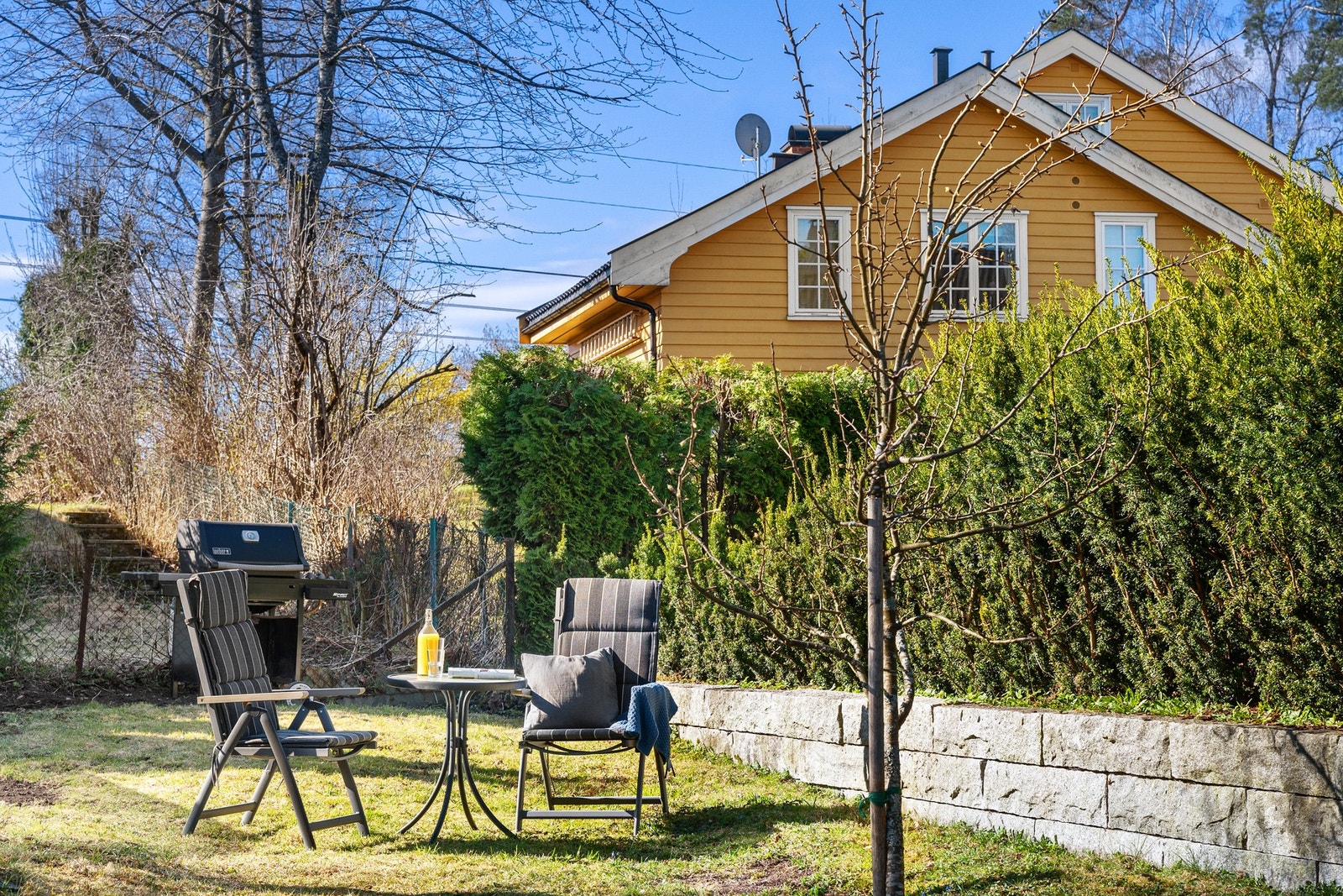 Hagen er solrik, skjermet og barnevennlig - ideell for småbarnsfamilier. Galleribilde