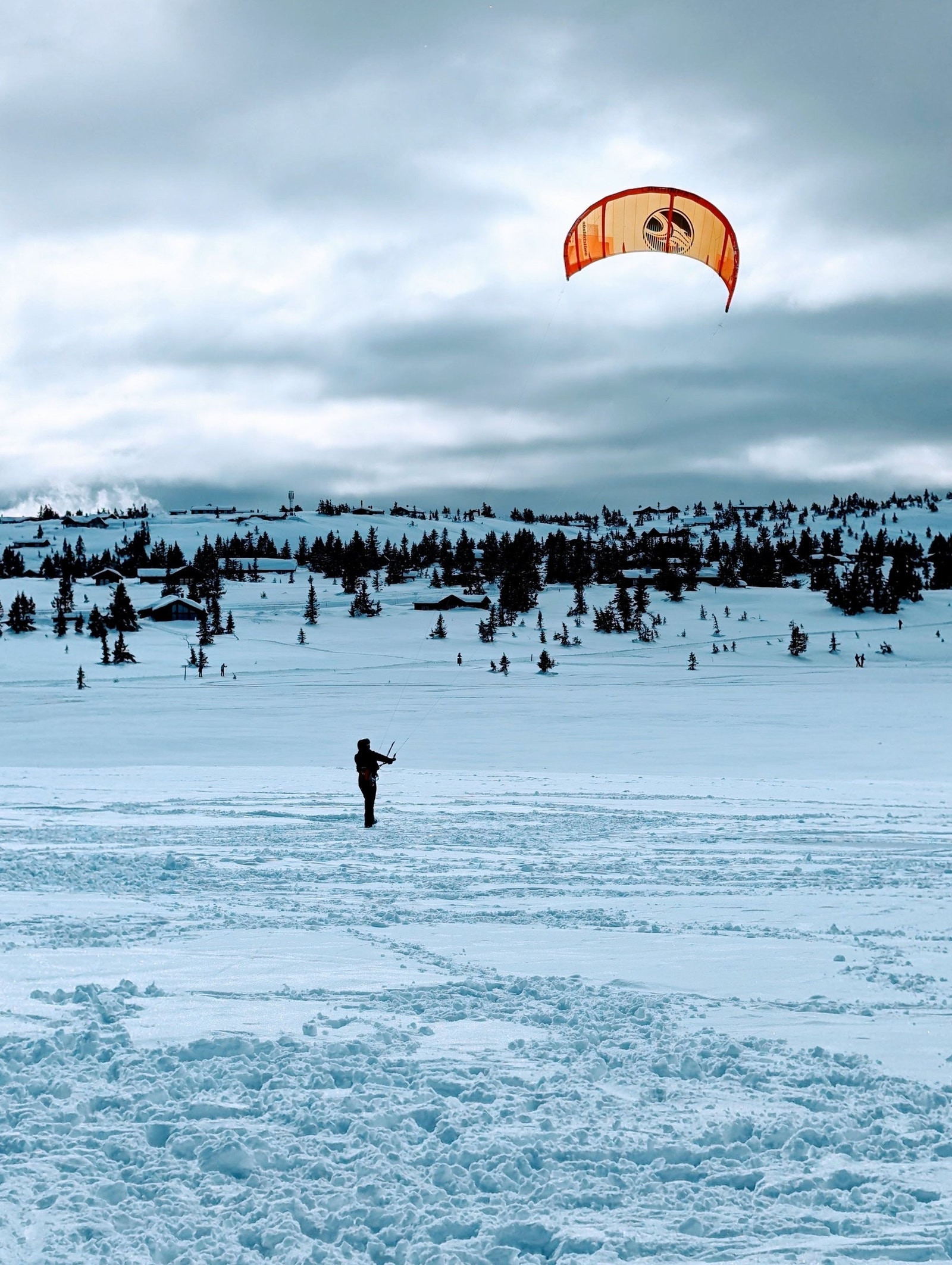 Kroksjøen, en kort biltur unna, er en populær kitespot. Galleribilde