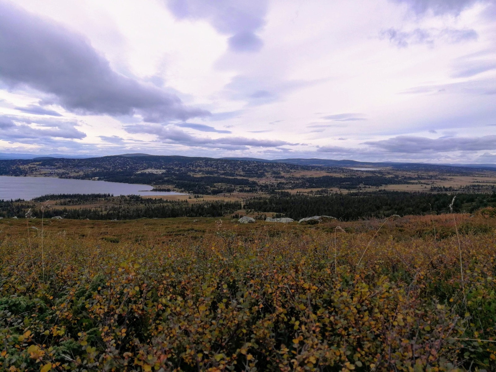 Sjusjøen innbyr til flotte turer også på høsten Galleribilde