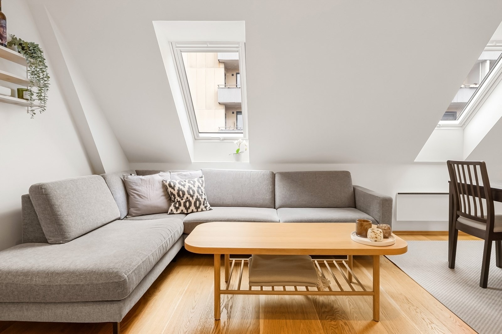 Stuen er av god størrelse på 20,8m² hvor man har god plass til sofa og spisegruppe Galleribilde