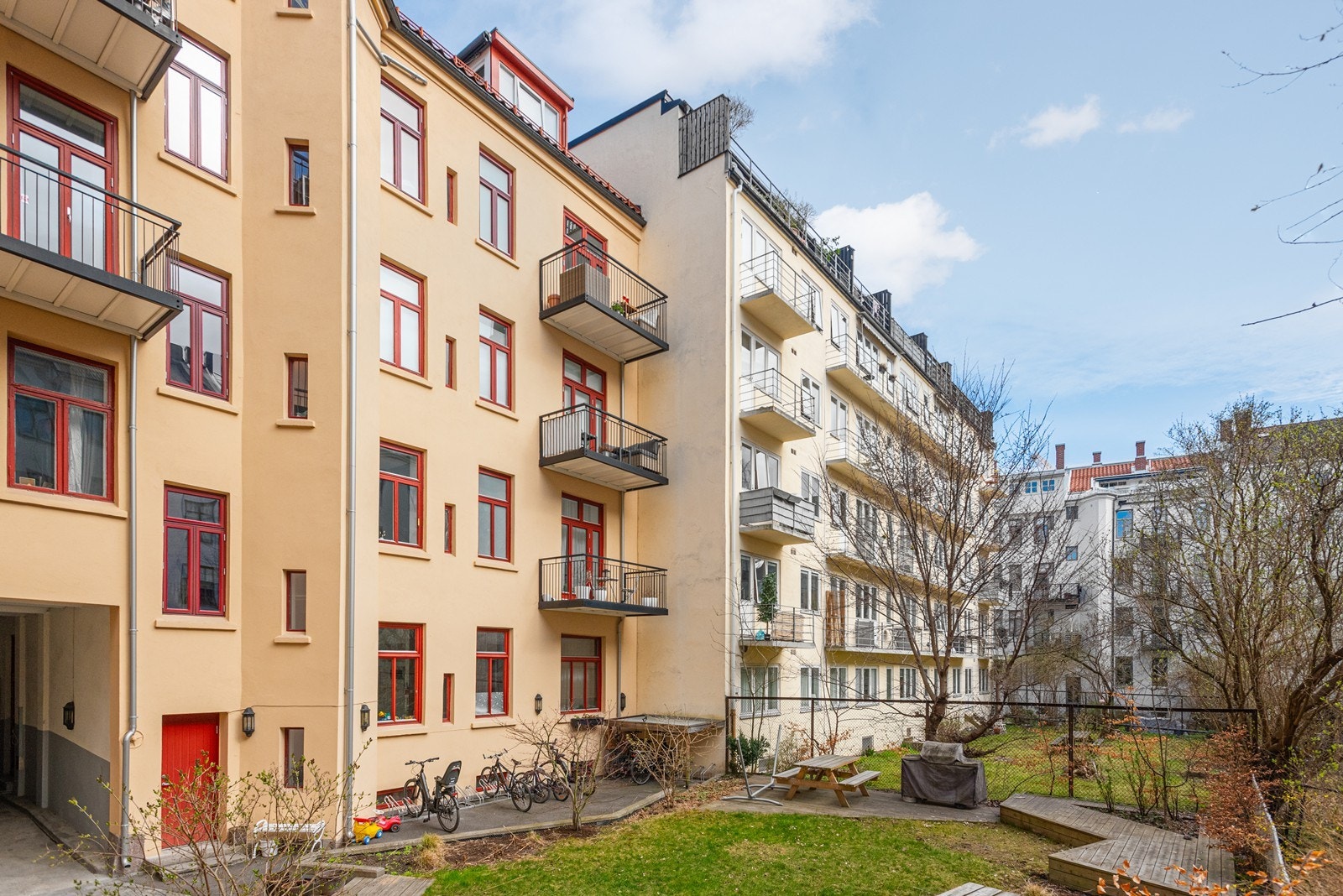 Fasade fra bakgård Galleribilde
