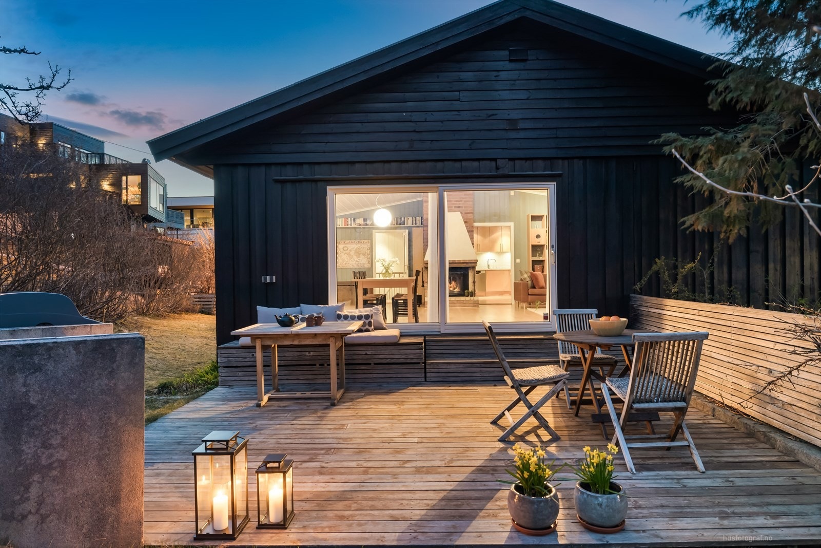 Hyggelig kveldsstemning på terrassen! Galleribilde