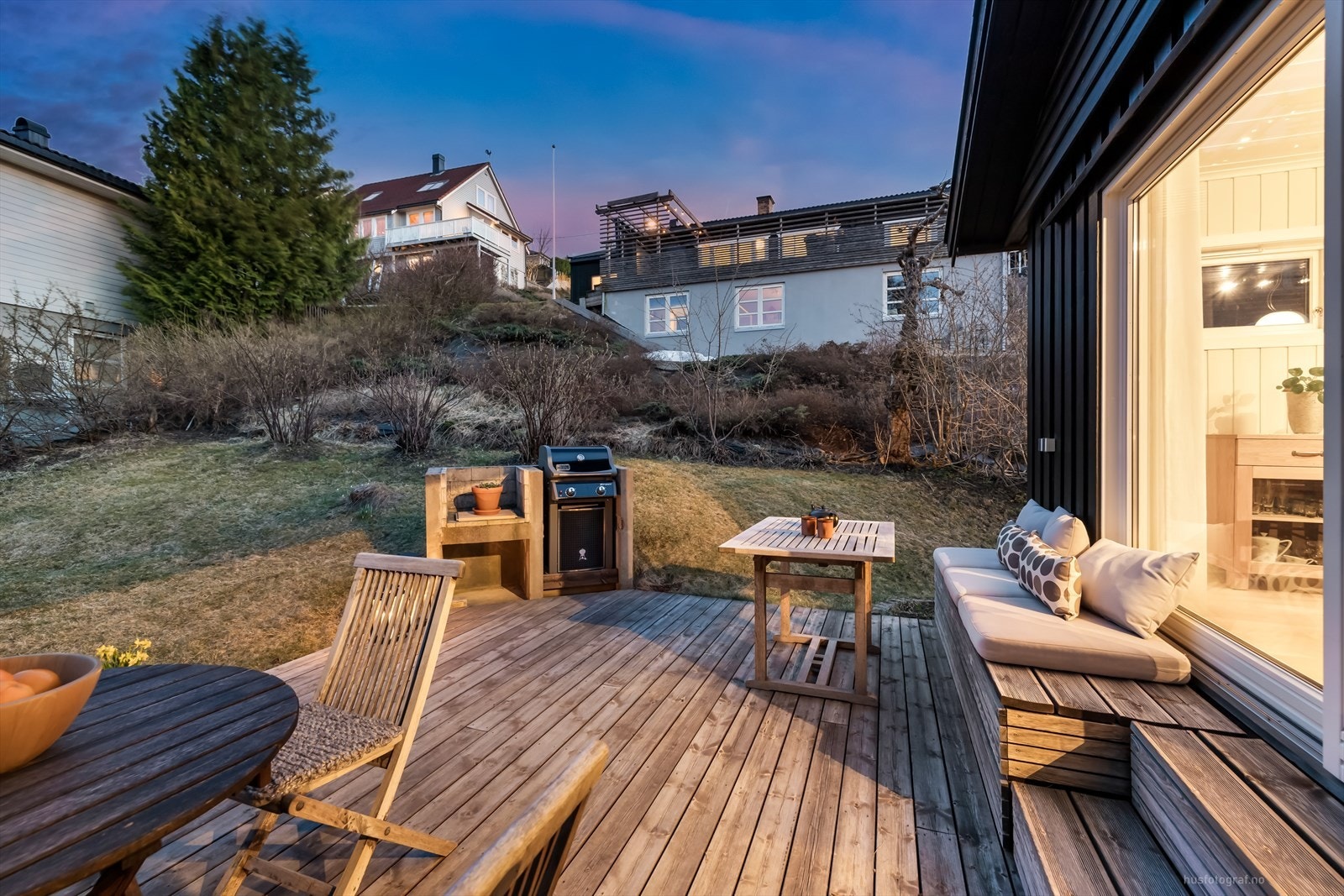 Hyggelig kveldsstemning på terrassen! Galleribilde