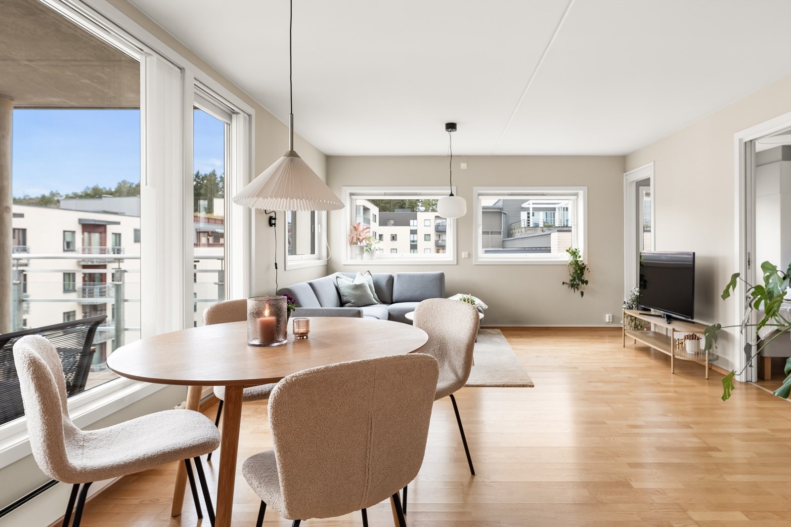 Som hjørneleilighet har man særdeles gode lysforhold gjennom hele dagen. Galleribilde