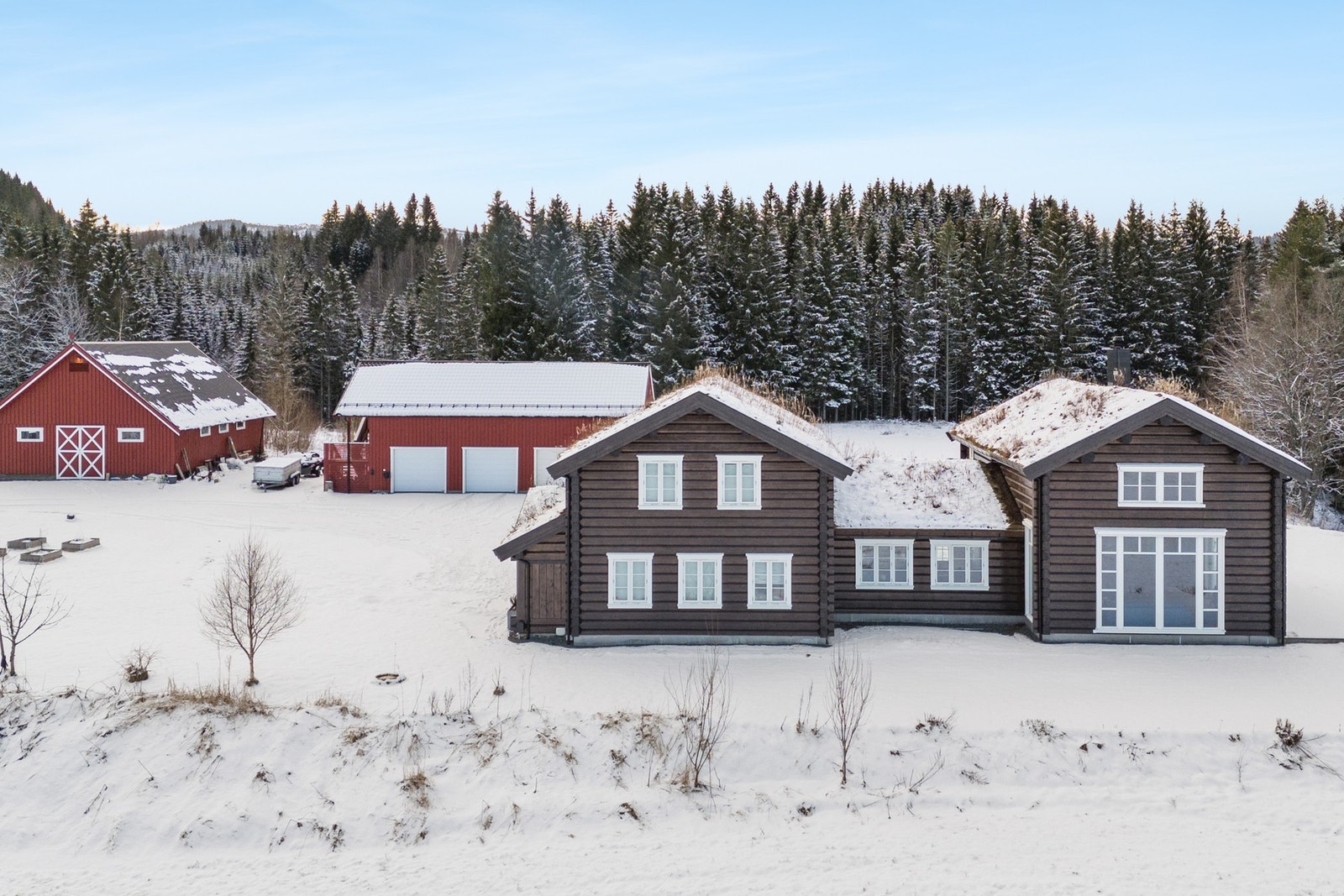 Eiendommen ligger kun 10 min i bil til Levanger sentrum. Galleribilde
