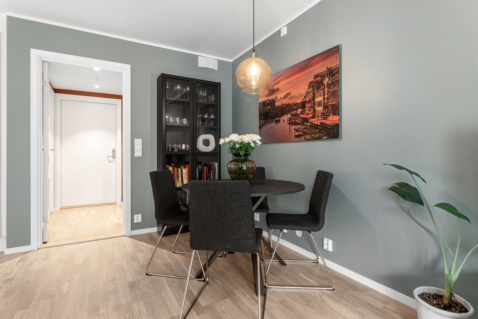 Spiseplass i stuen Galleribilde