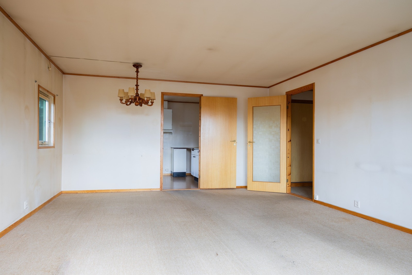 Hjørnebeliggenheten gir lysinnslipp fra to himmelretninger. Galleribilde