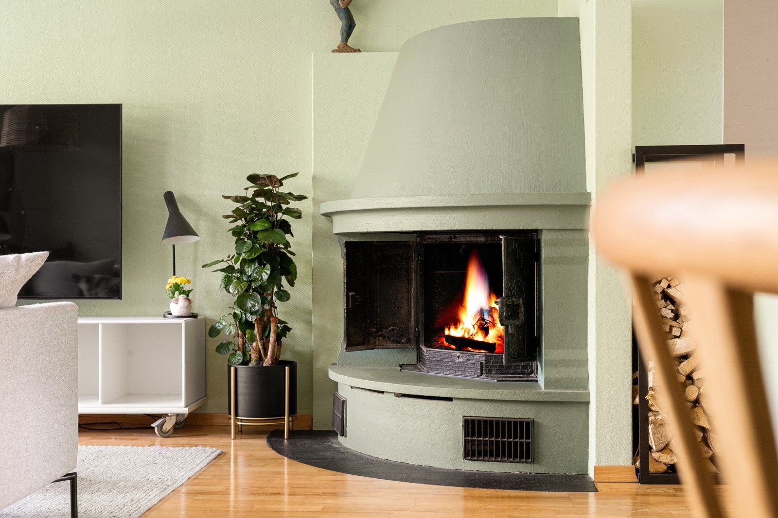 Peisen har en fin plassering i rommet Galleribilde