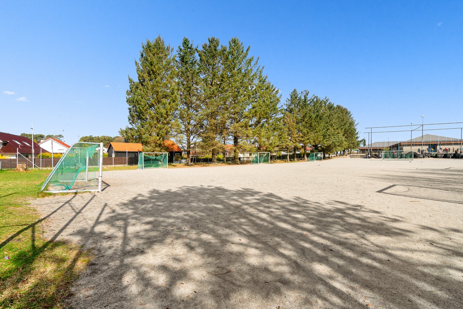 Barneskolen på Trones er i kort gåavstand fra leiligheten Galleribilde