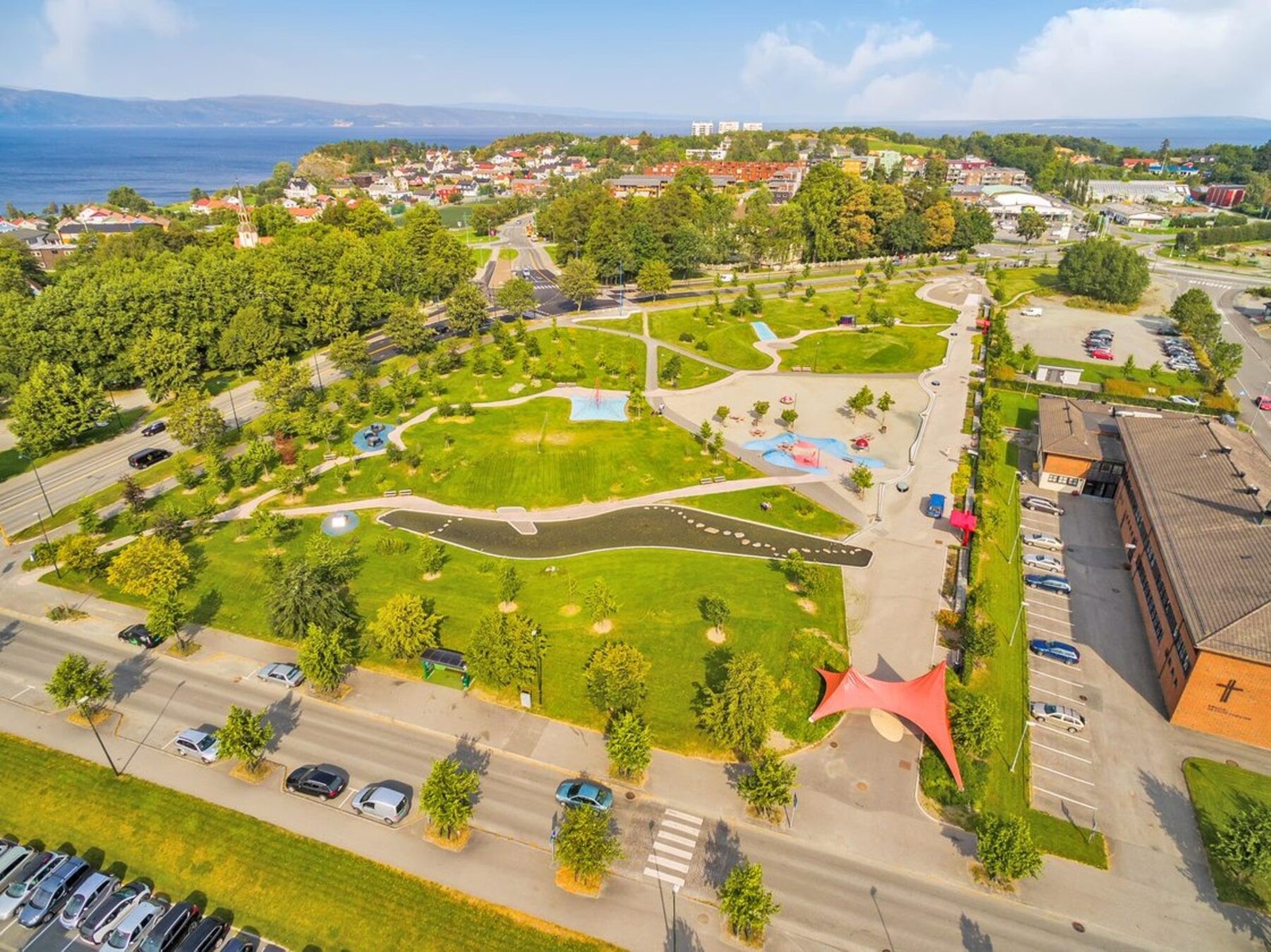 Sirkusparken ligger i umiddelbar nærhet, og kan by på boltreplass for både store og små. Galleribilde