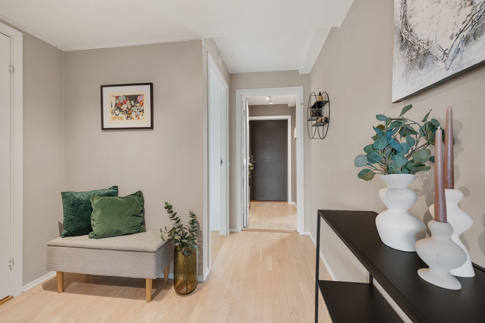 Lys og innbydende entré Galleribilde