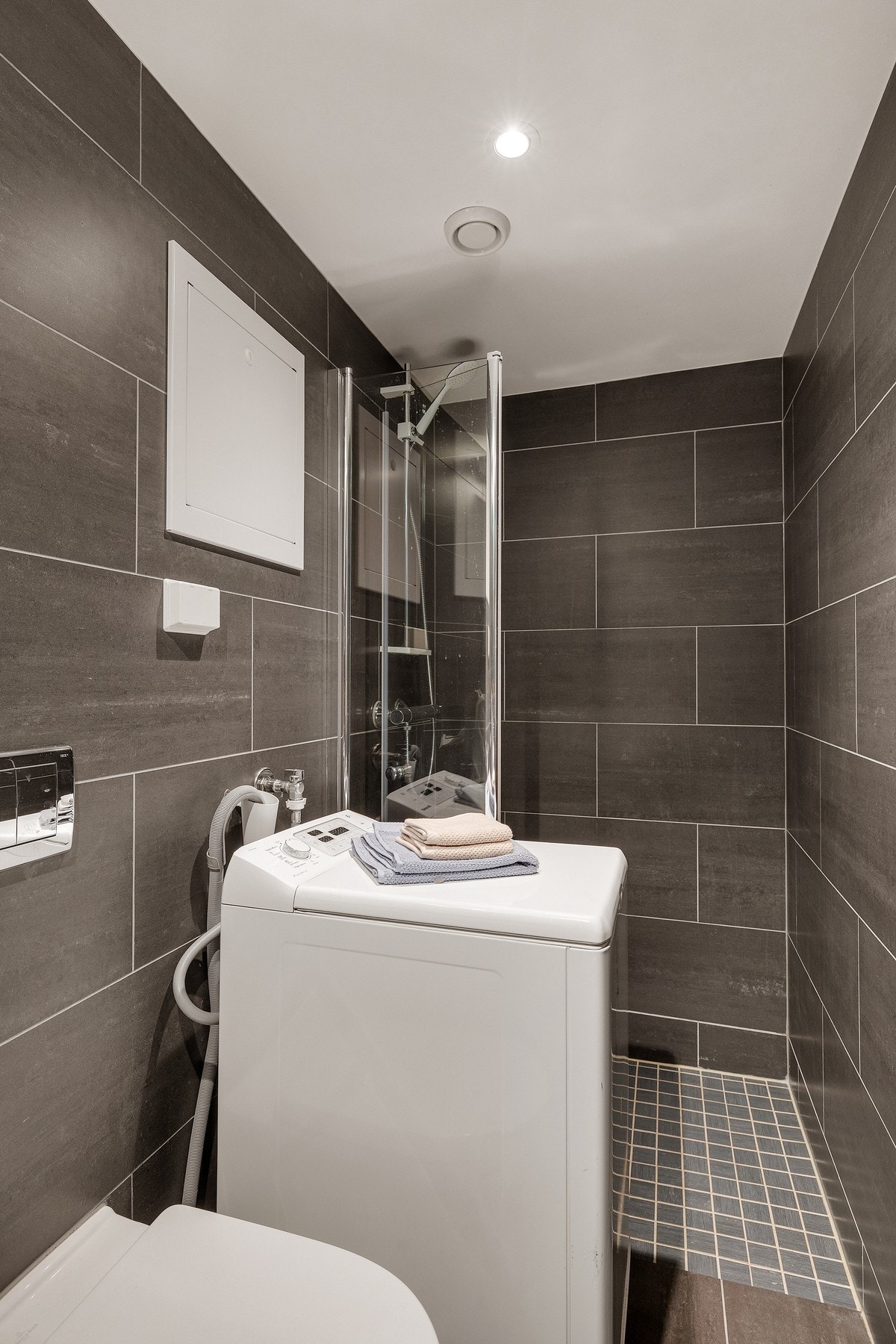 Pent, flislagt bad fra 2018 Galleribilde