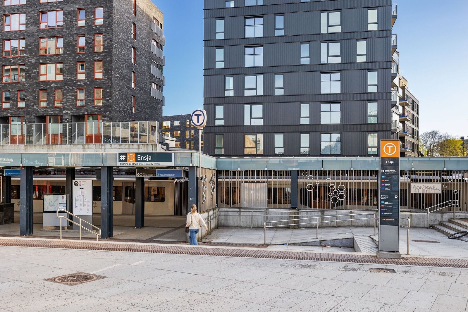 På Ensjø Torg ligger t-banen med linje 1-4 Galleribilde