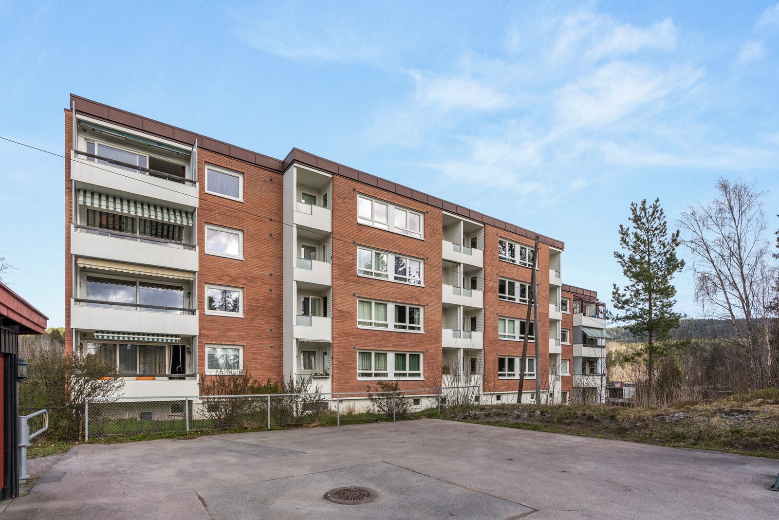 Bilder av byggets fasade. Galleribilde