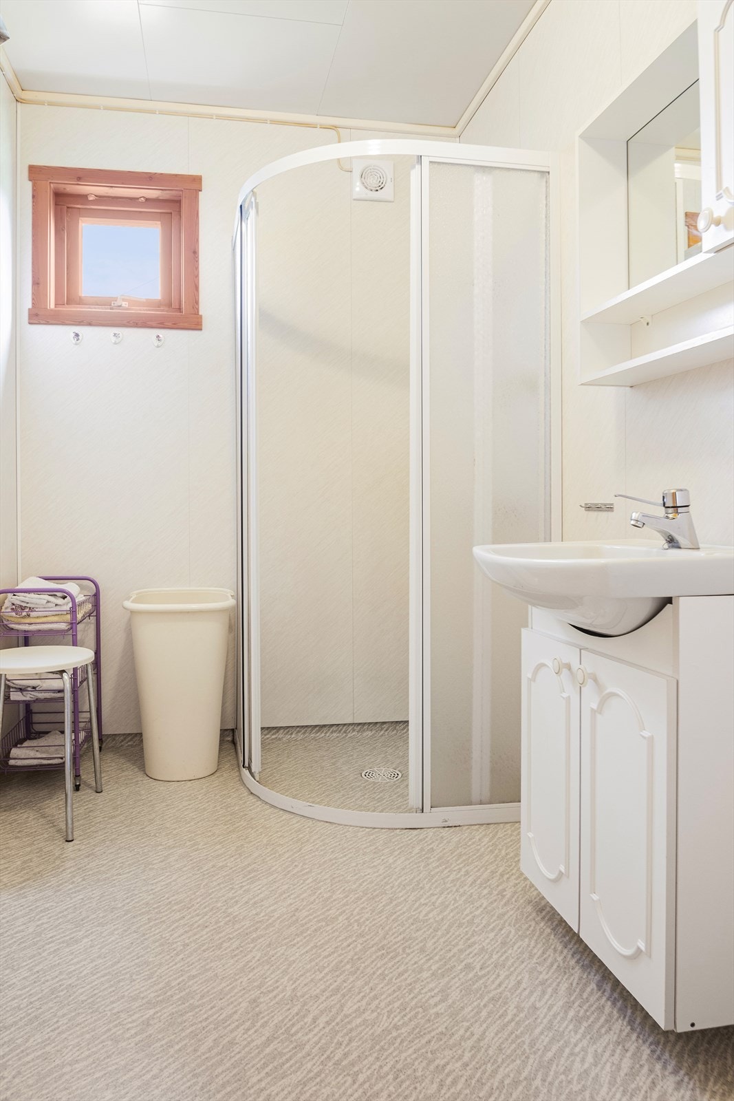 Baderommet har en grei størrelse til formålet. Galleribilde