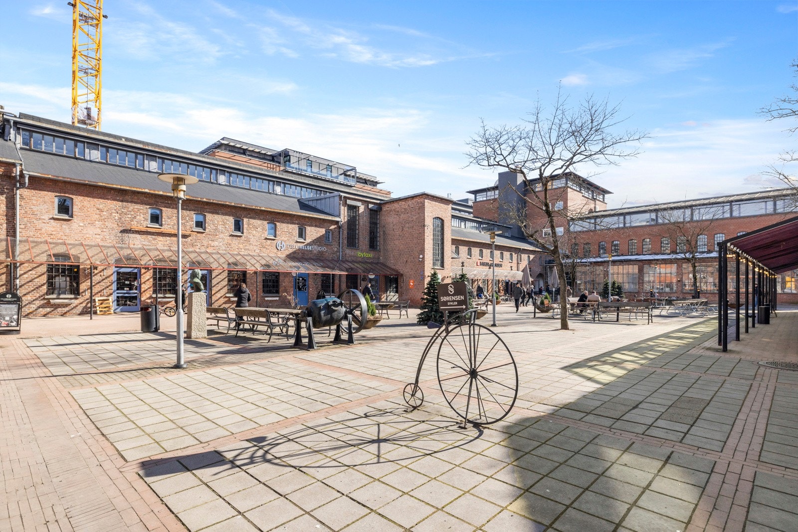 Like i nærheten finner du Fyrstikktorget med sine kaffeer og butikker Galleribilde