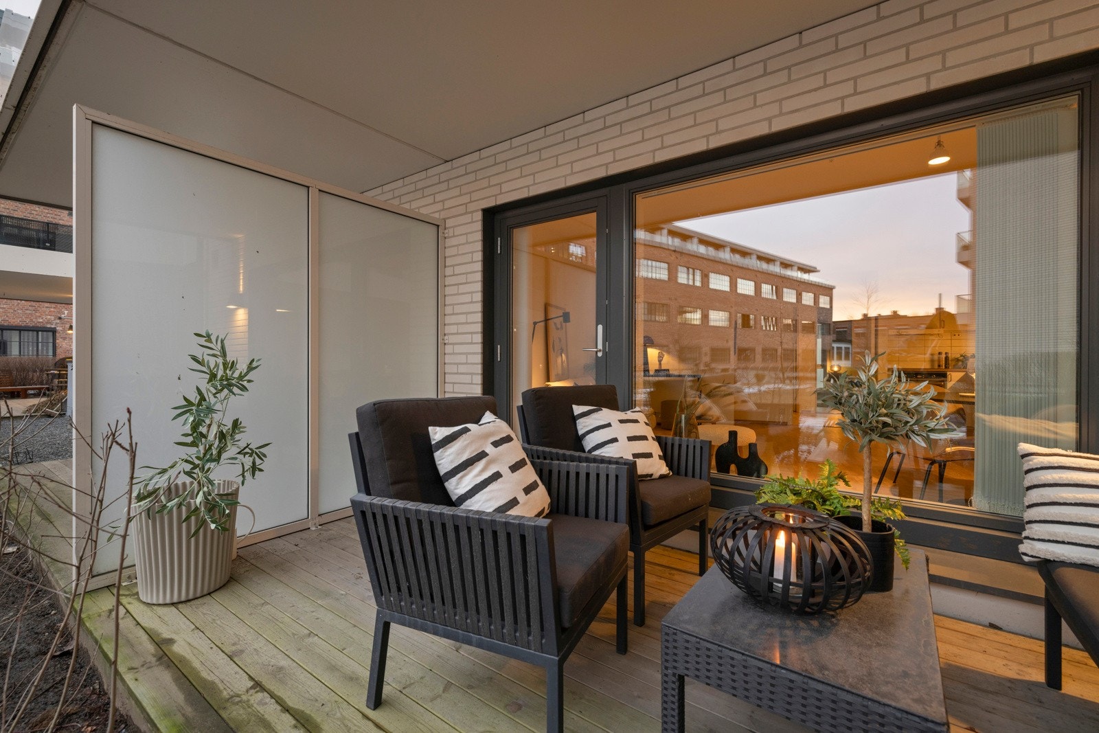 Her har du en skjermet krok, med en praktisk levegg Galleribilde