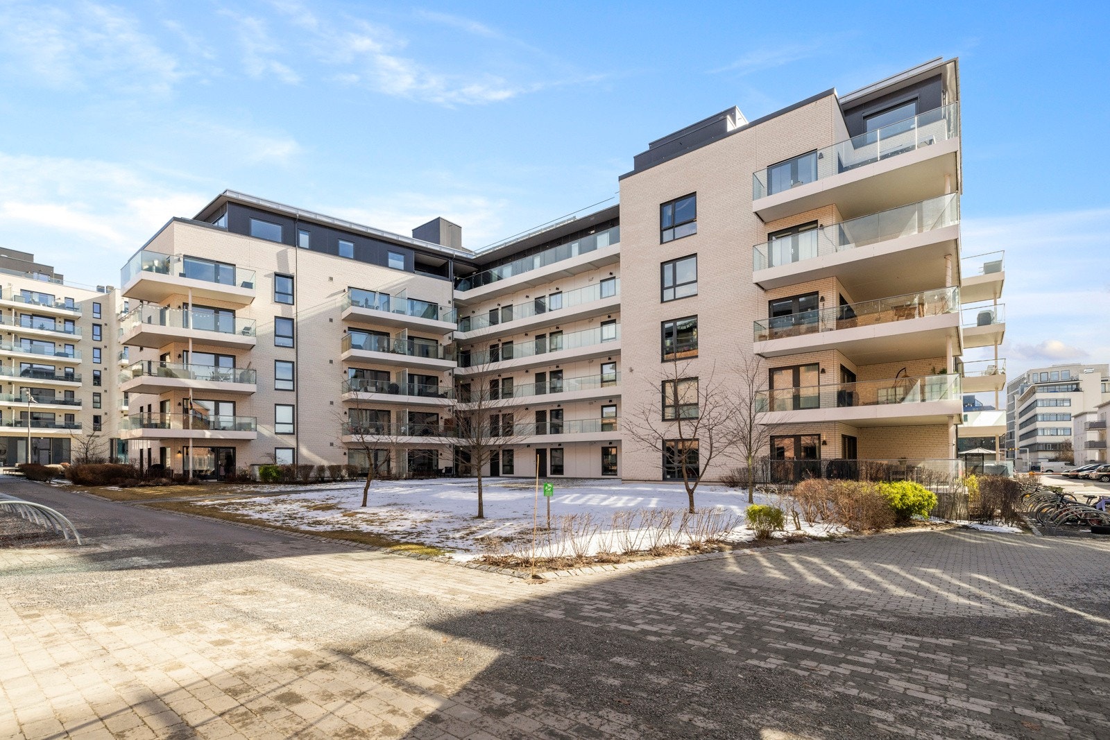 Sameiet er nytt fra 2018, og har en moderne fasade Galleribilde