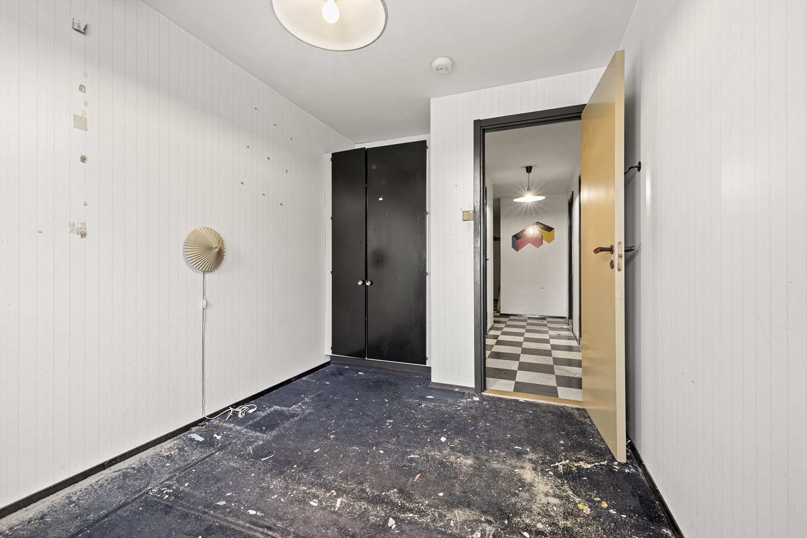 God planløsning gjør det enkelt å se potensialet for et hyggelig og funksjonelt soverom. Galleribilde